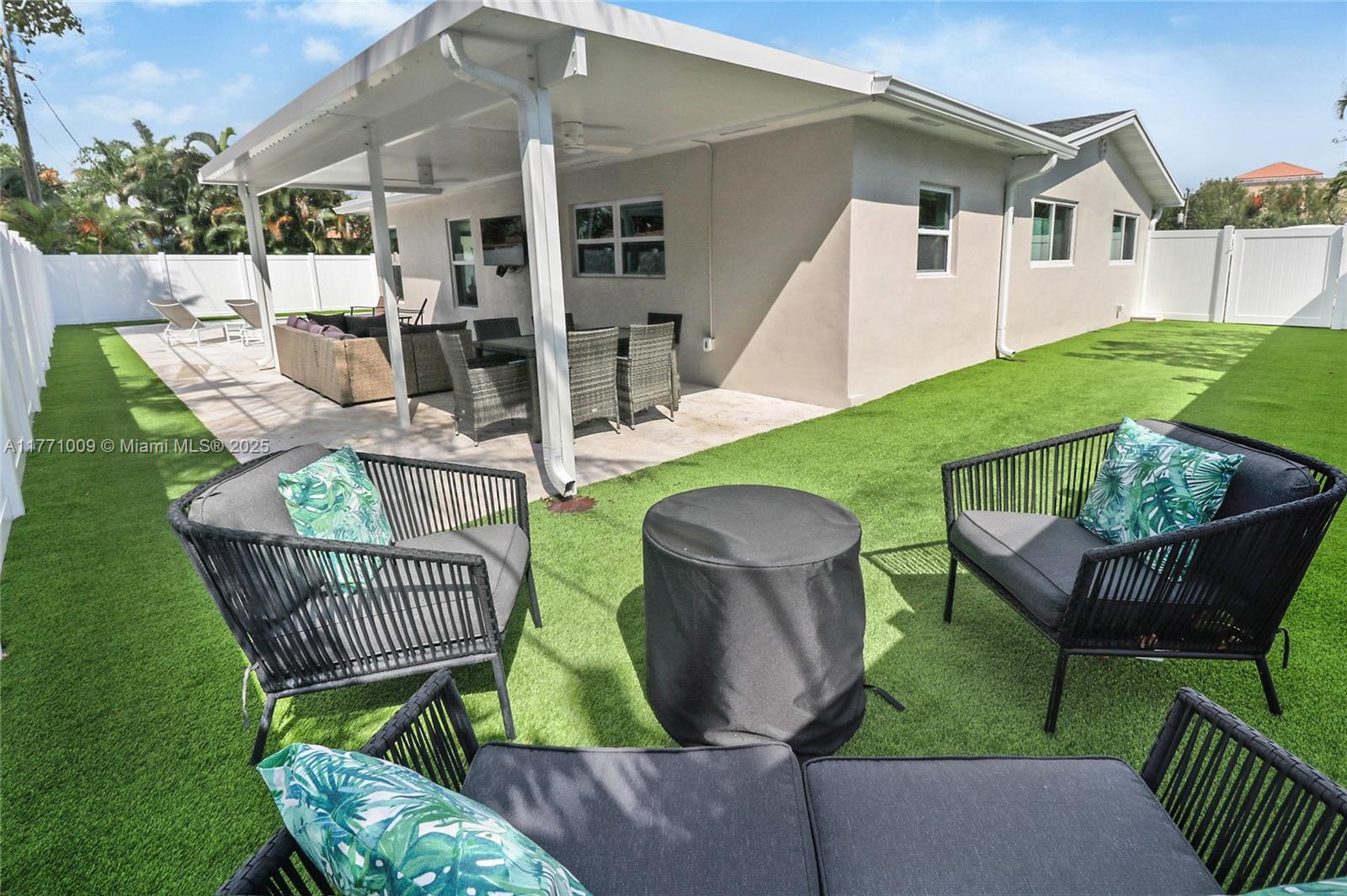 LIGHTHOUSE POINT EXT - Residential