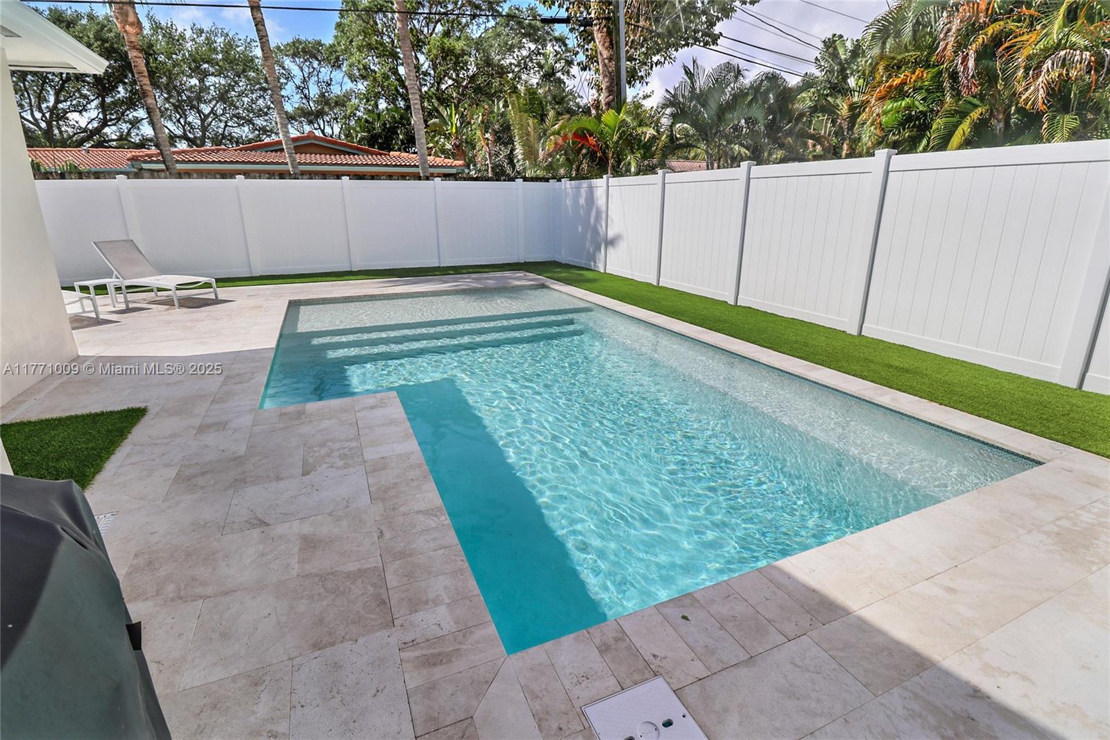 LIGHTHOUSE POINT EXT - Residential