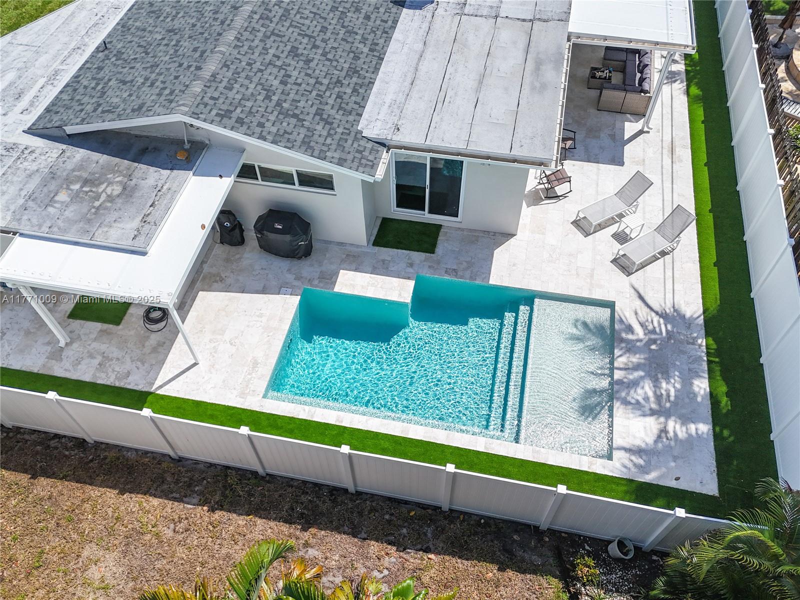 LIGHTHOUSE POINT EXT - Residential