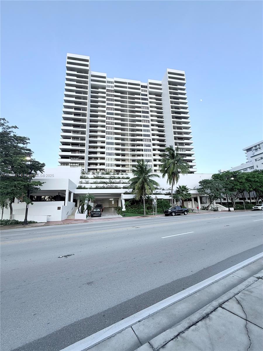CLUB ATLANTIS CONDO - Residential