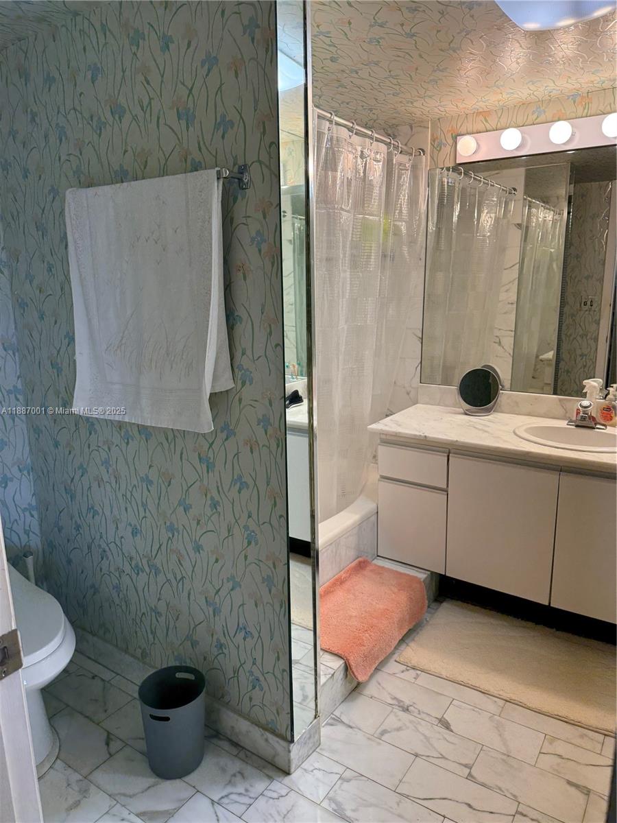 CLUB ATLANTIS CONDO - Residential