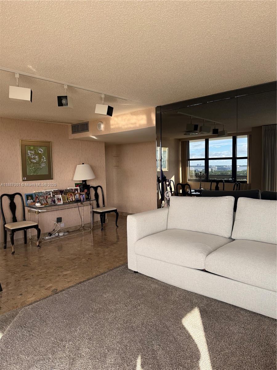 CLUB ATLANTIS CONDO - Residential
