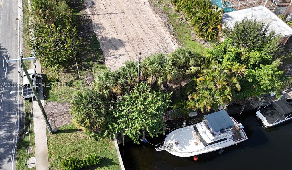 Photo of 1127 SW 9th Ave, Fort Lauderdale, FL 33315 (MLS # A12092387)