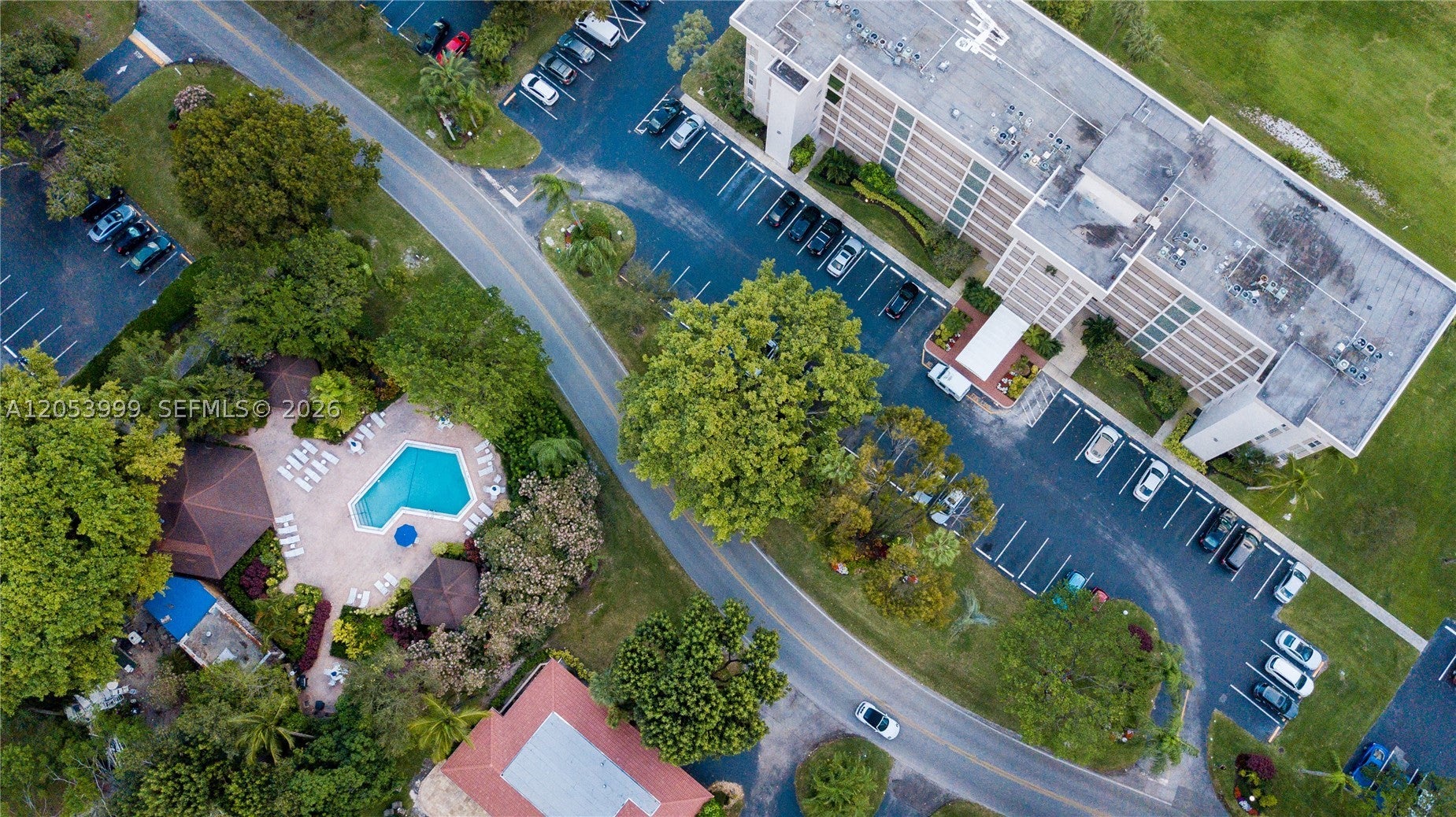 2850 N Palm Aire Dr 404