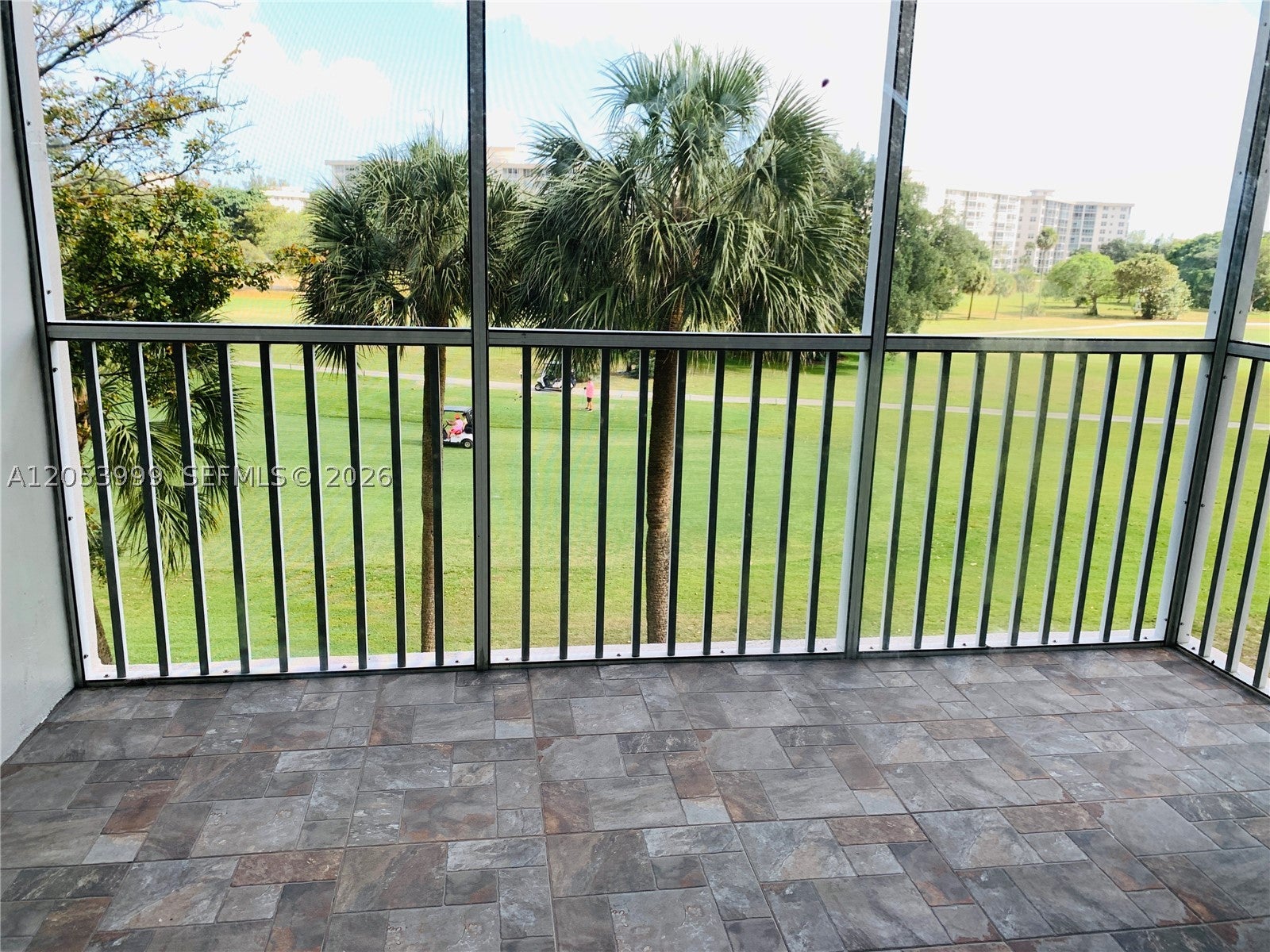 2850 N Palm Aire Dr 404