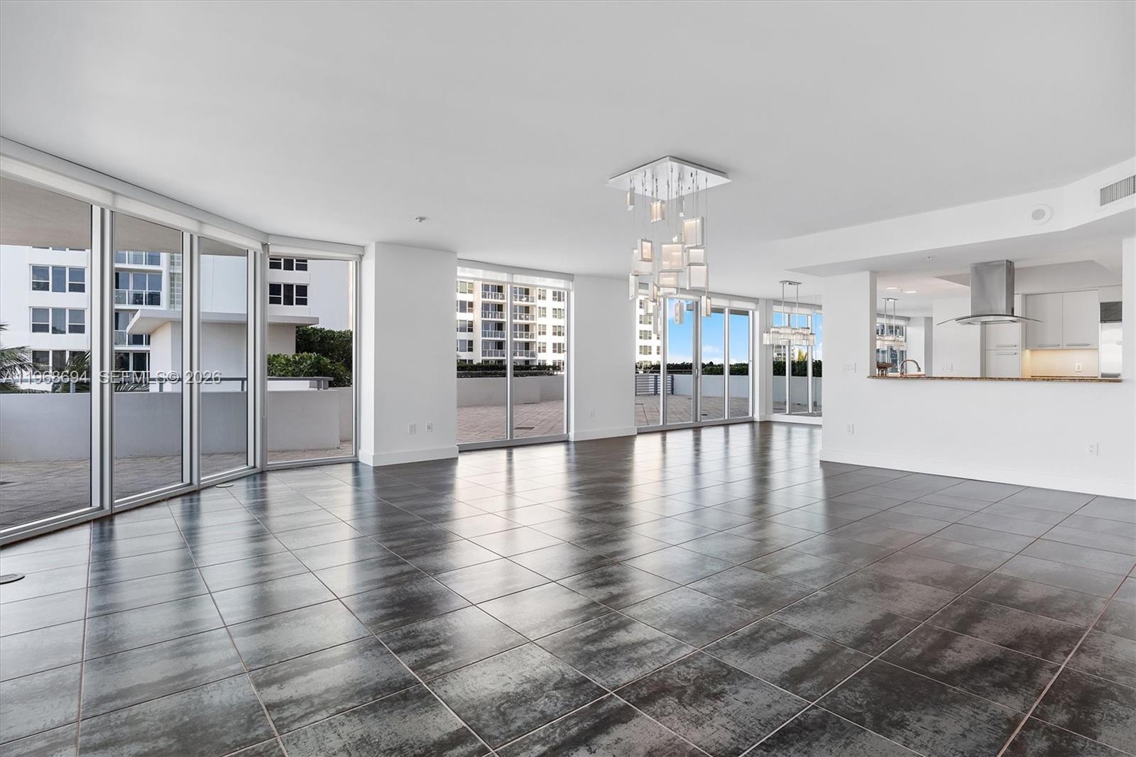 DIPLOMAT OCEANFRONT RESID - Residential