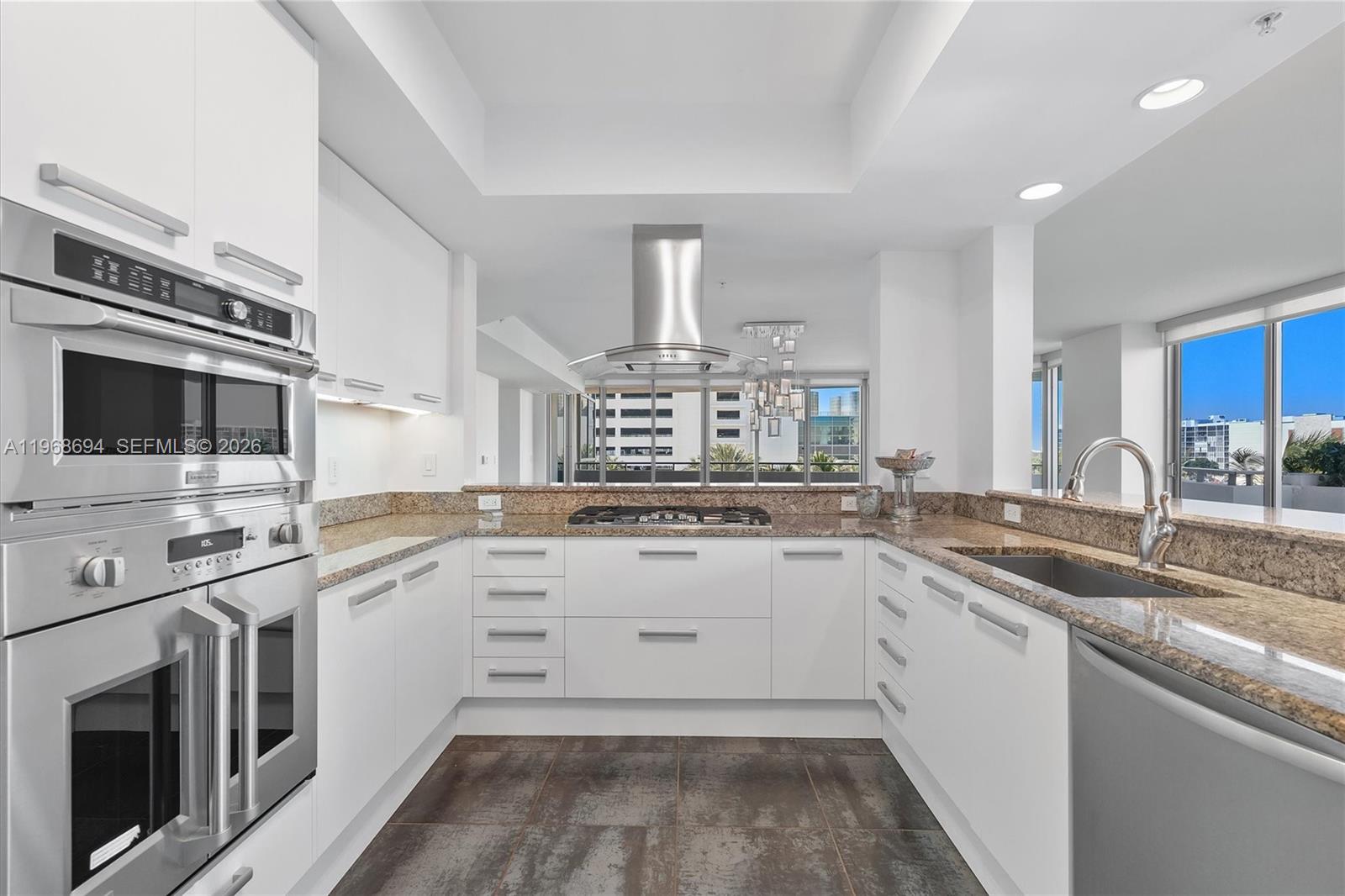 DIPLOMAT OCEANFRONT RESID - Residential