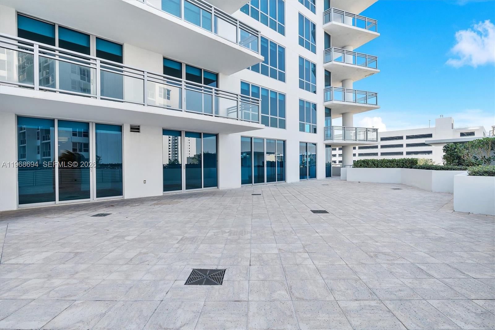 DIPLOMAT OCEANFRONT RESID - Residential