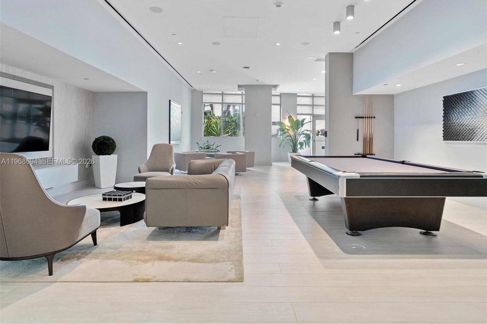 DIPLOMAT OCEANFRONT RESID - Residential