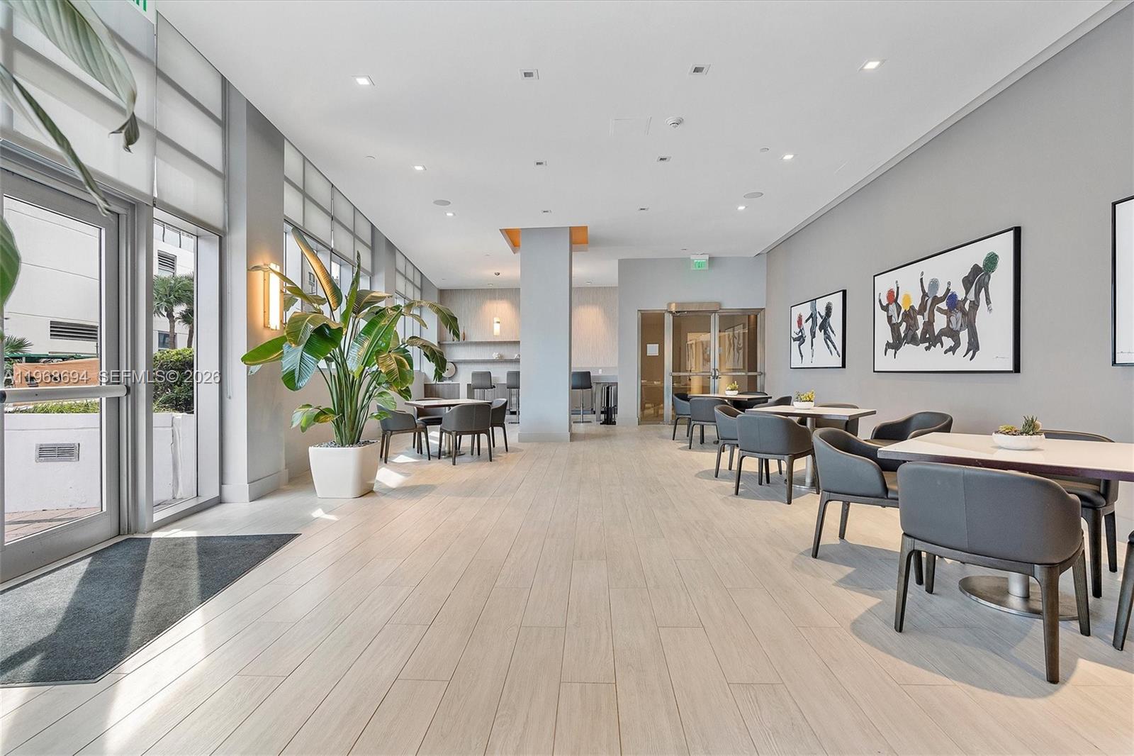 DIPLOMAT OCEANFRONT RESID - Residential