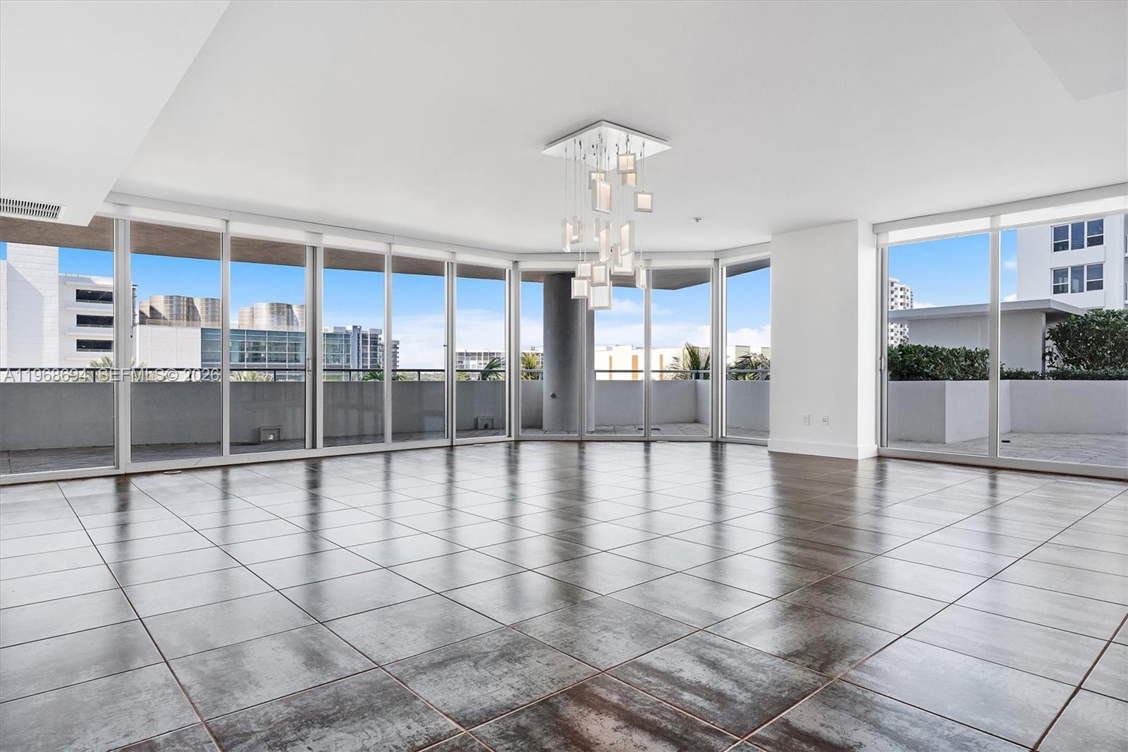 DIPLOMAT OCEANFRONT RESID - Residential