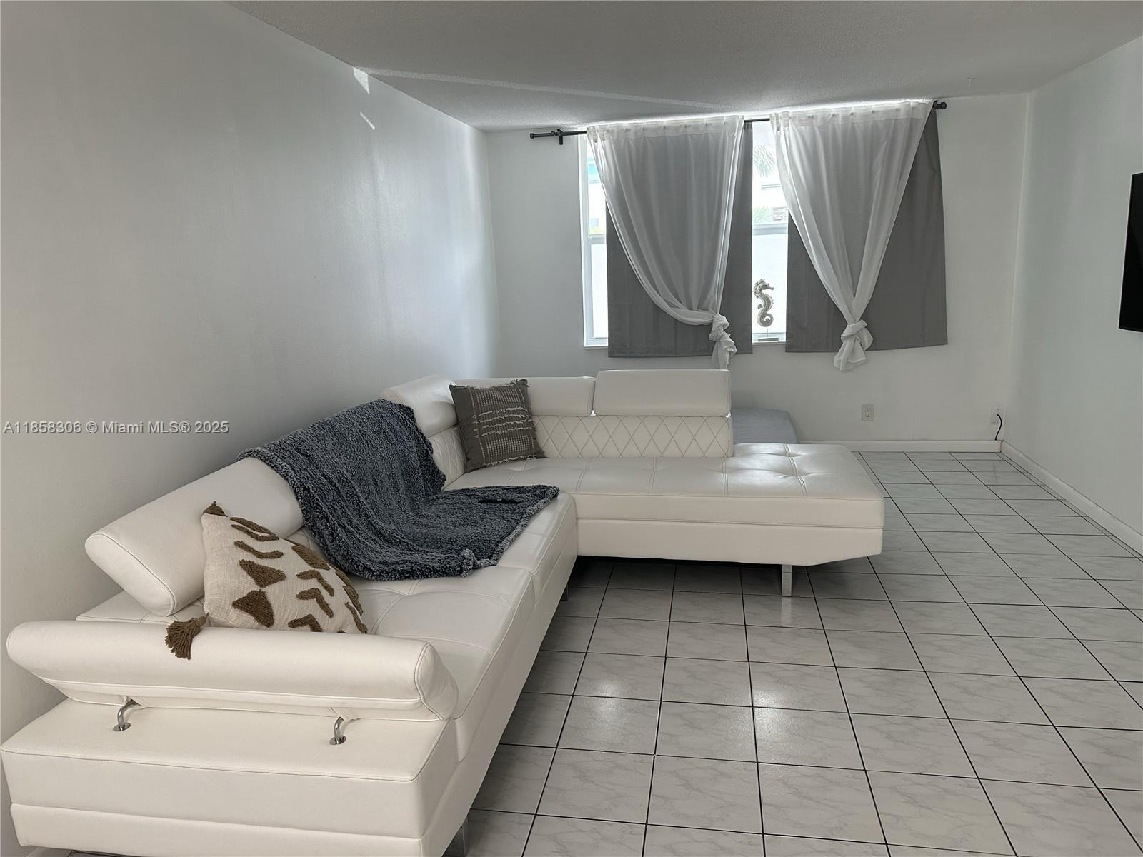 1913 S Ocean Dr 111