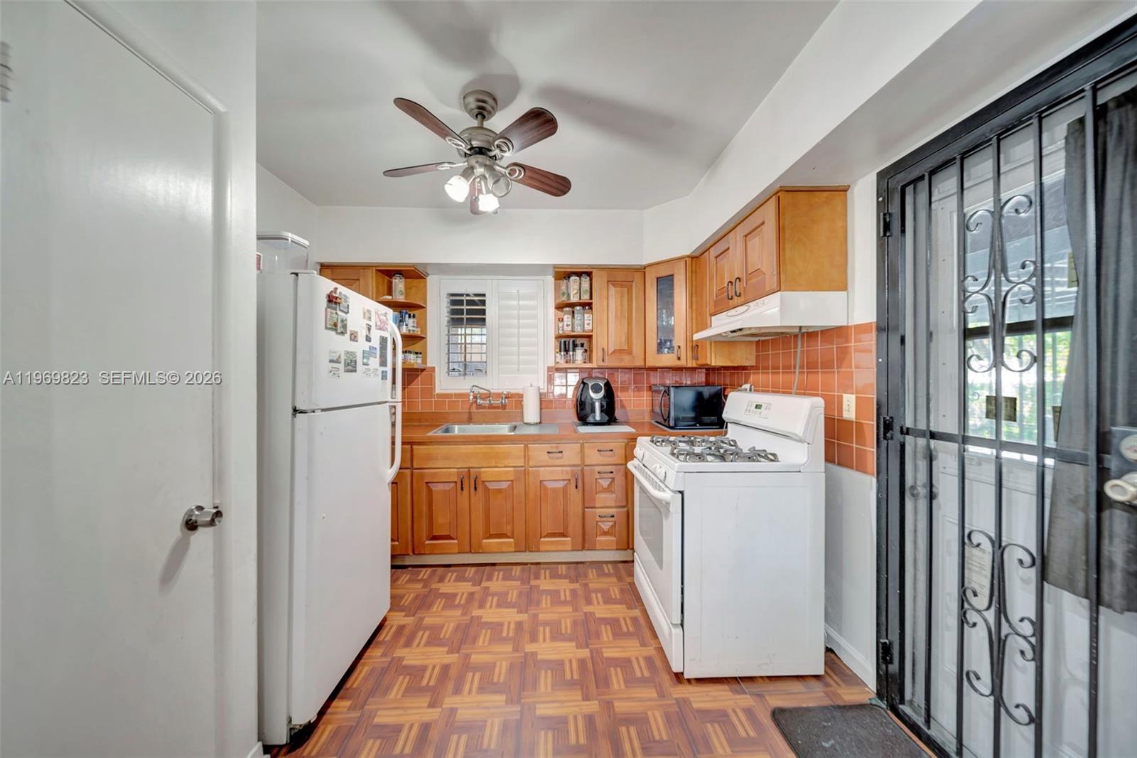 IRONS MANOR HIGH PINE ADD - Residential