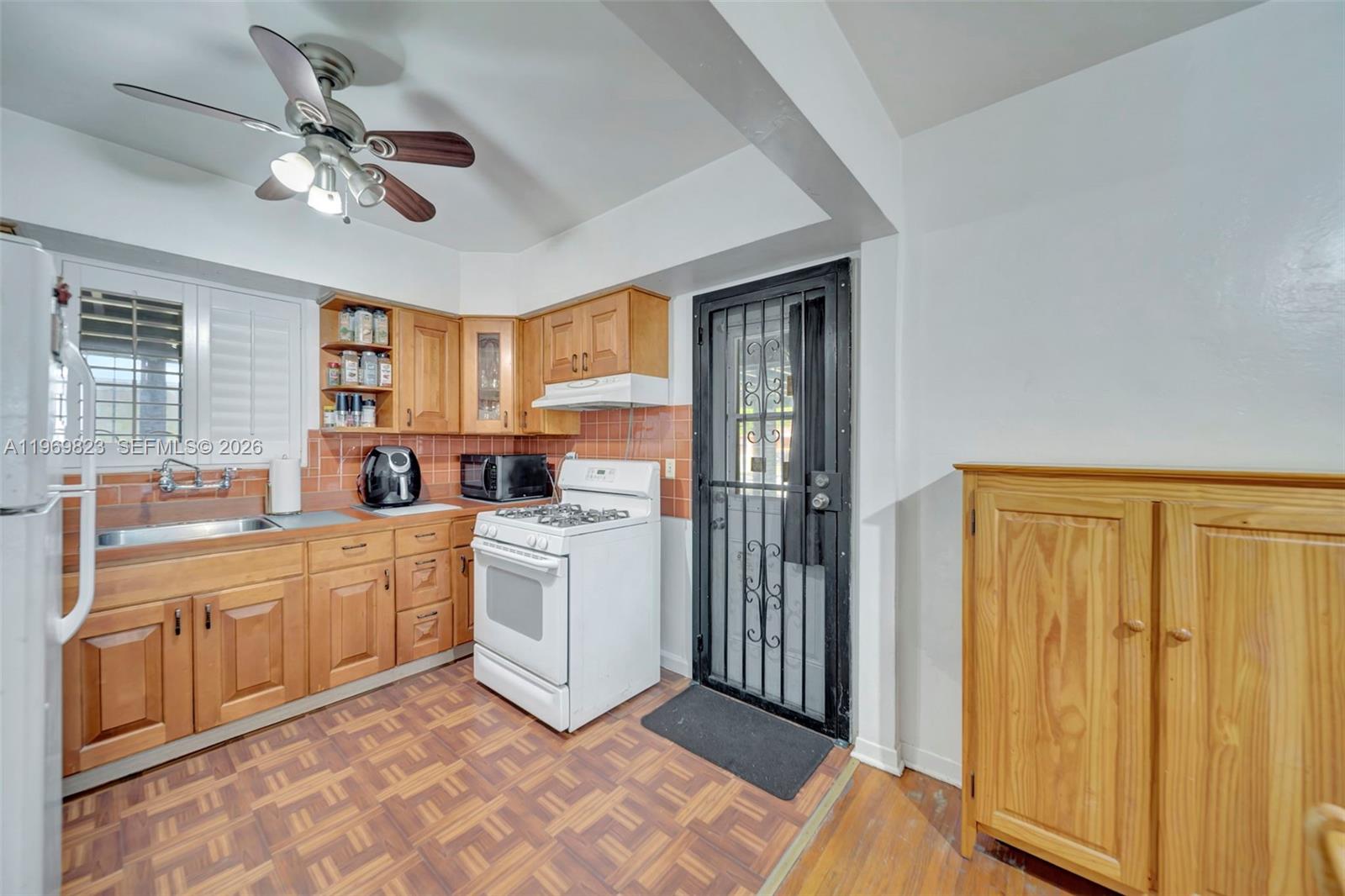 IRONS MANOR HIGH PINE ADD - Residential