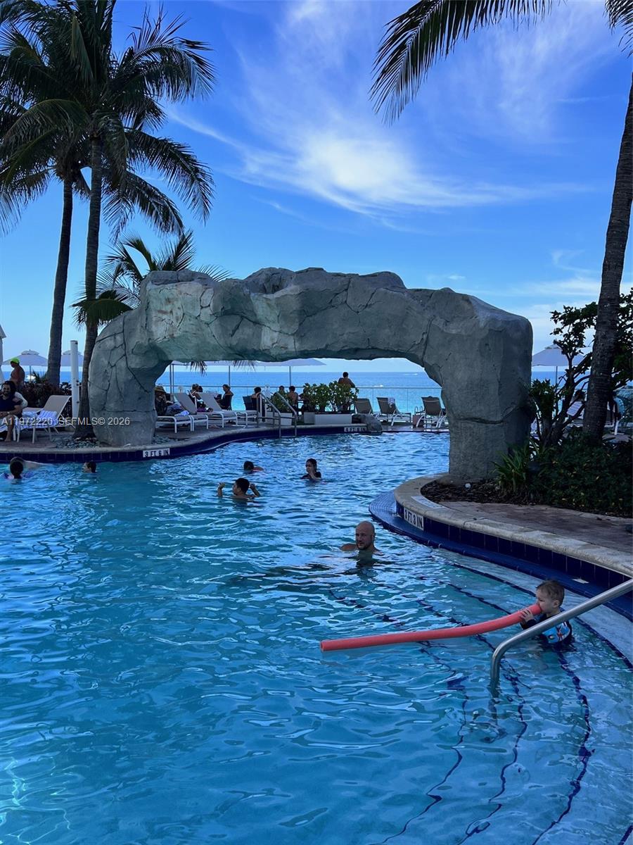 TRUMP INTERNATIONAL SONES - Residential