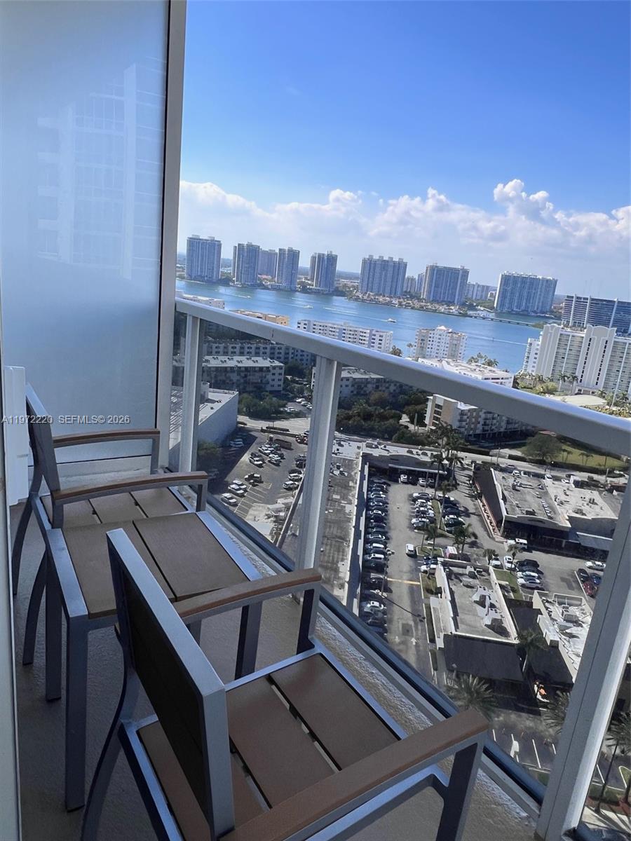 TRUMP INTERNATIONAL SONES - Residential