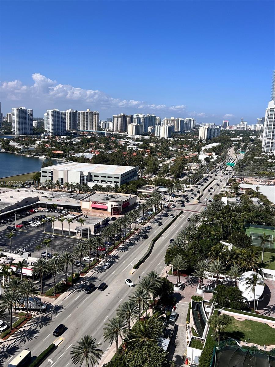 TRUMP INTERNATIONAL SONES - Residential