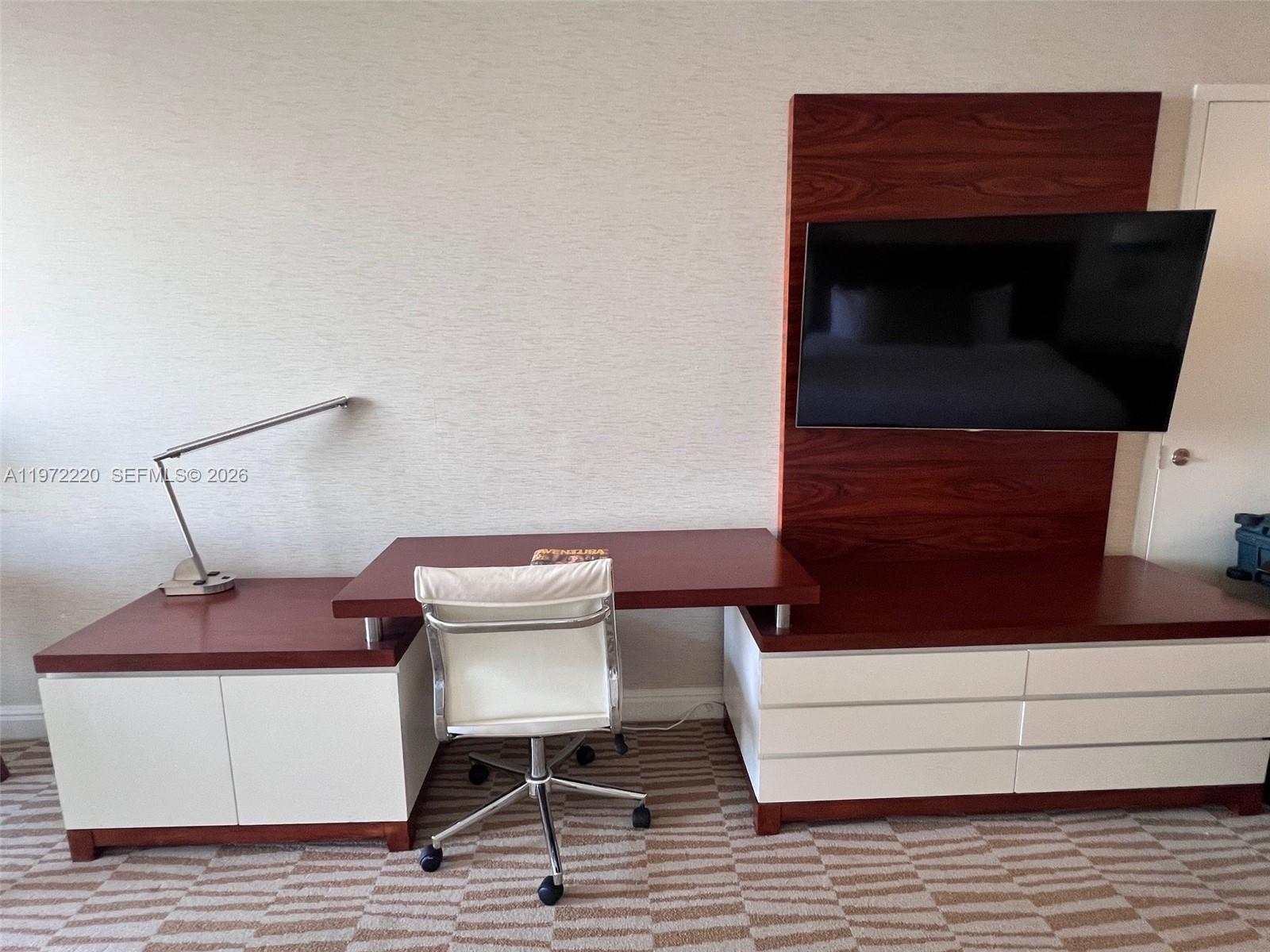 TRUMP INTERNATIONAL SONES - Residential