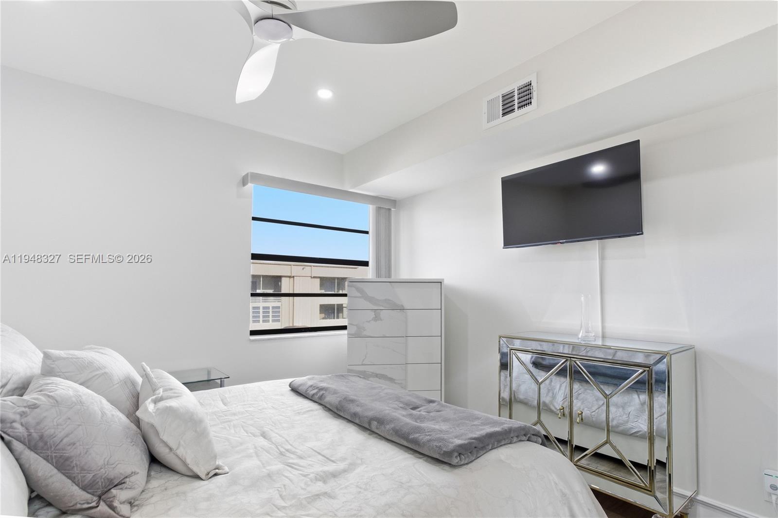 KINGS POINT PIEDMONT COND - Residential