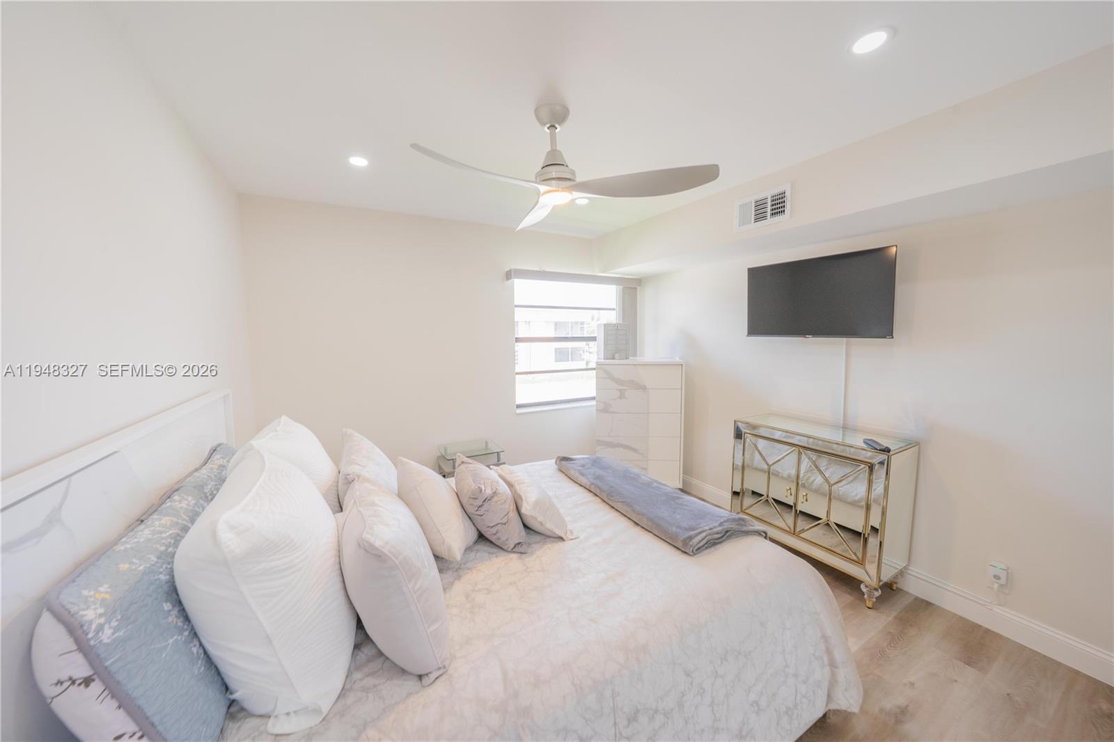 KINGS POINT PIEDMONT COND - Residential