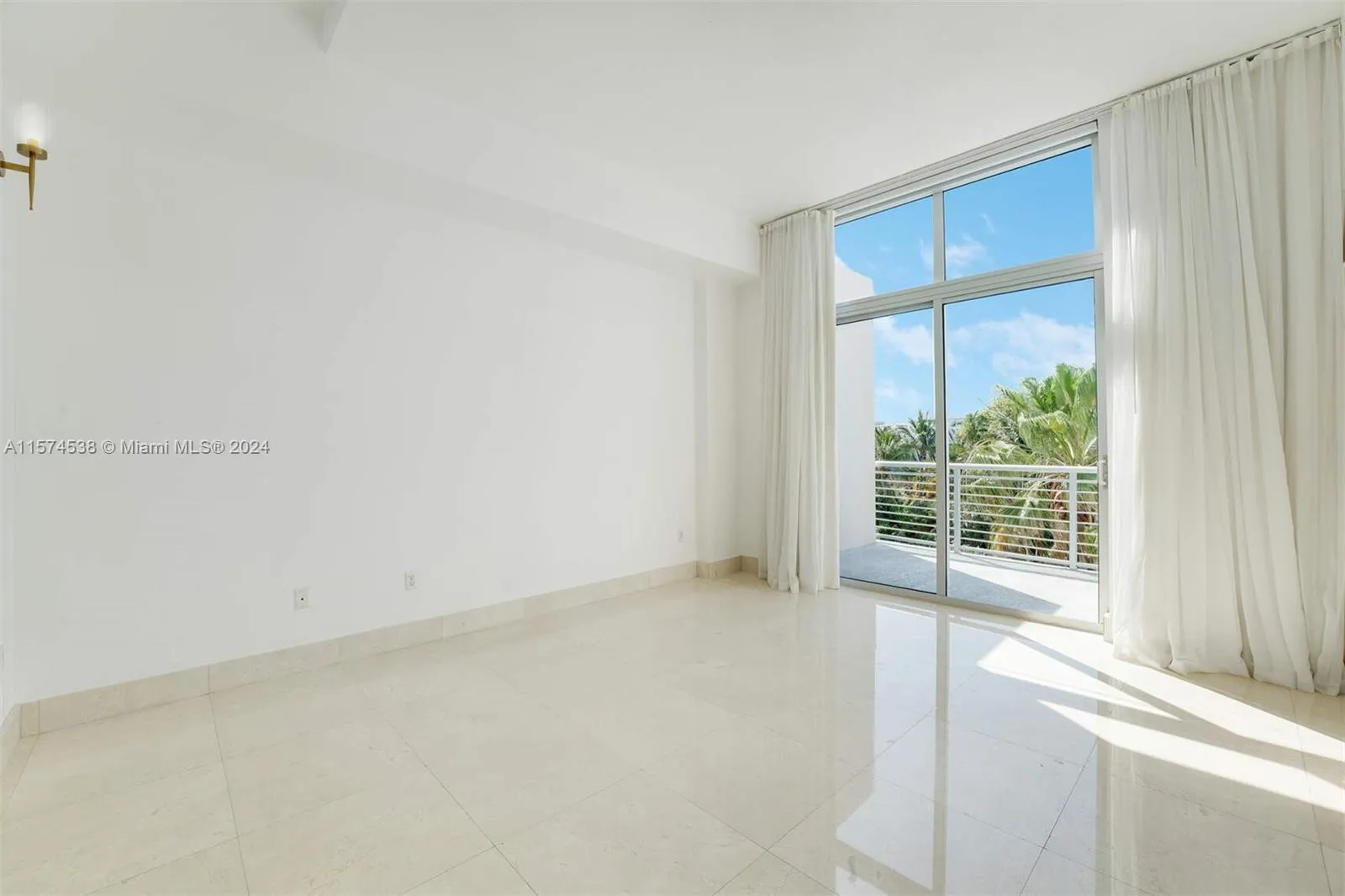 Miami Beach, Florida 33139, United States, 1 Bedroom Bedrooms, ,2 BathroomsBathrooms,Residential,Active,59239