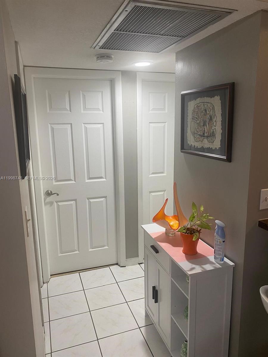 LAKESIDE XI CONDO PH III - Residential Lease