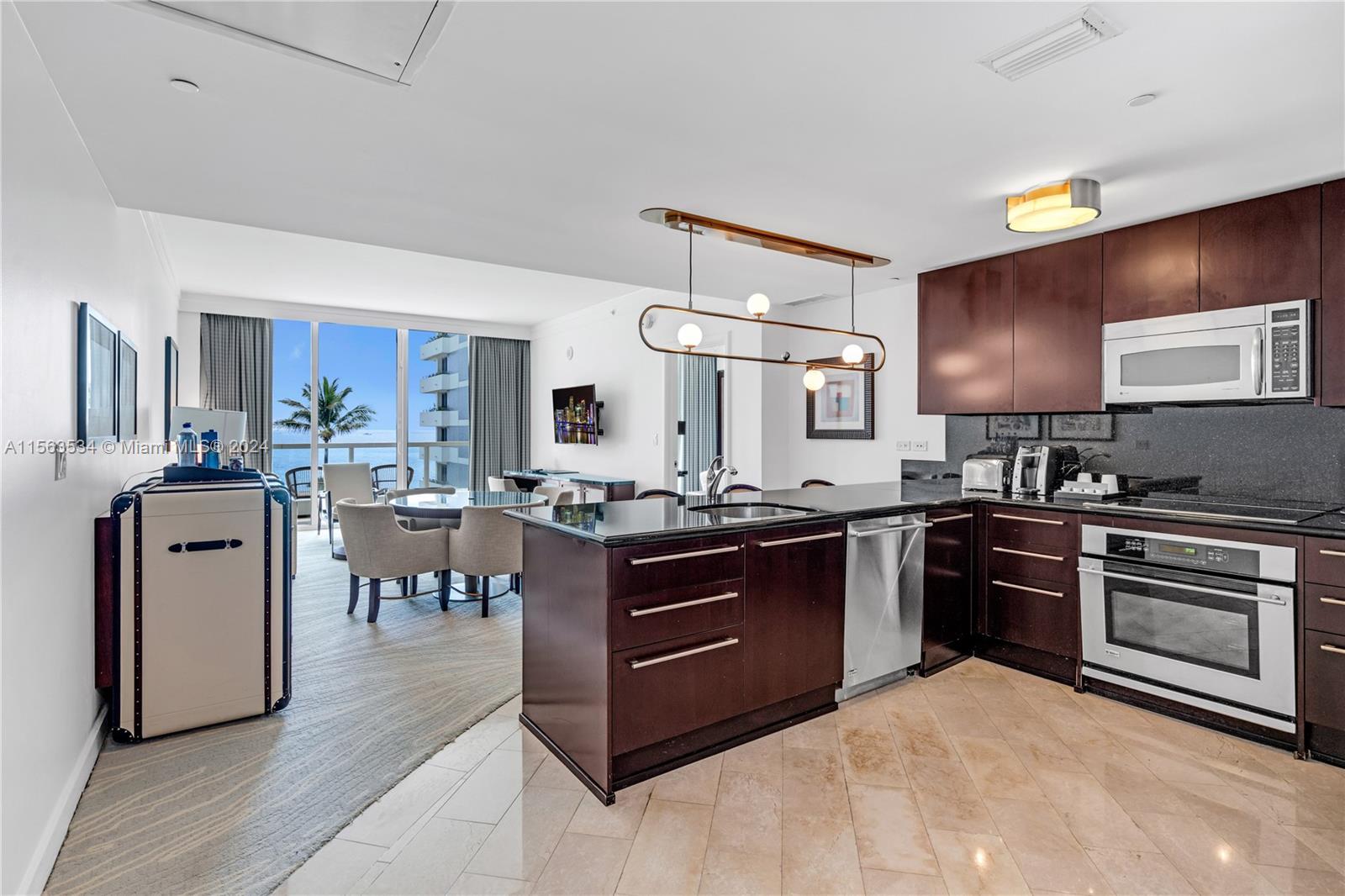 FONTAINEBLEAU III OCEAN C - Residential