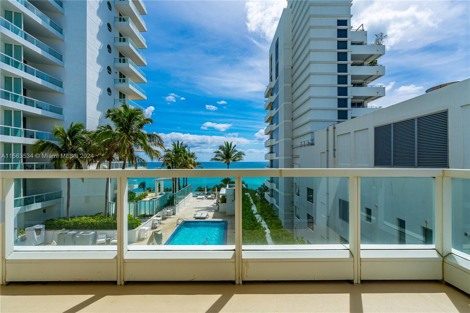 FONTAINEBLEAU III OCEAN C - Residential