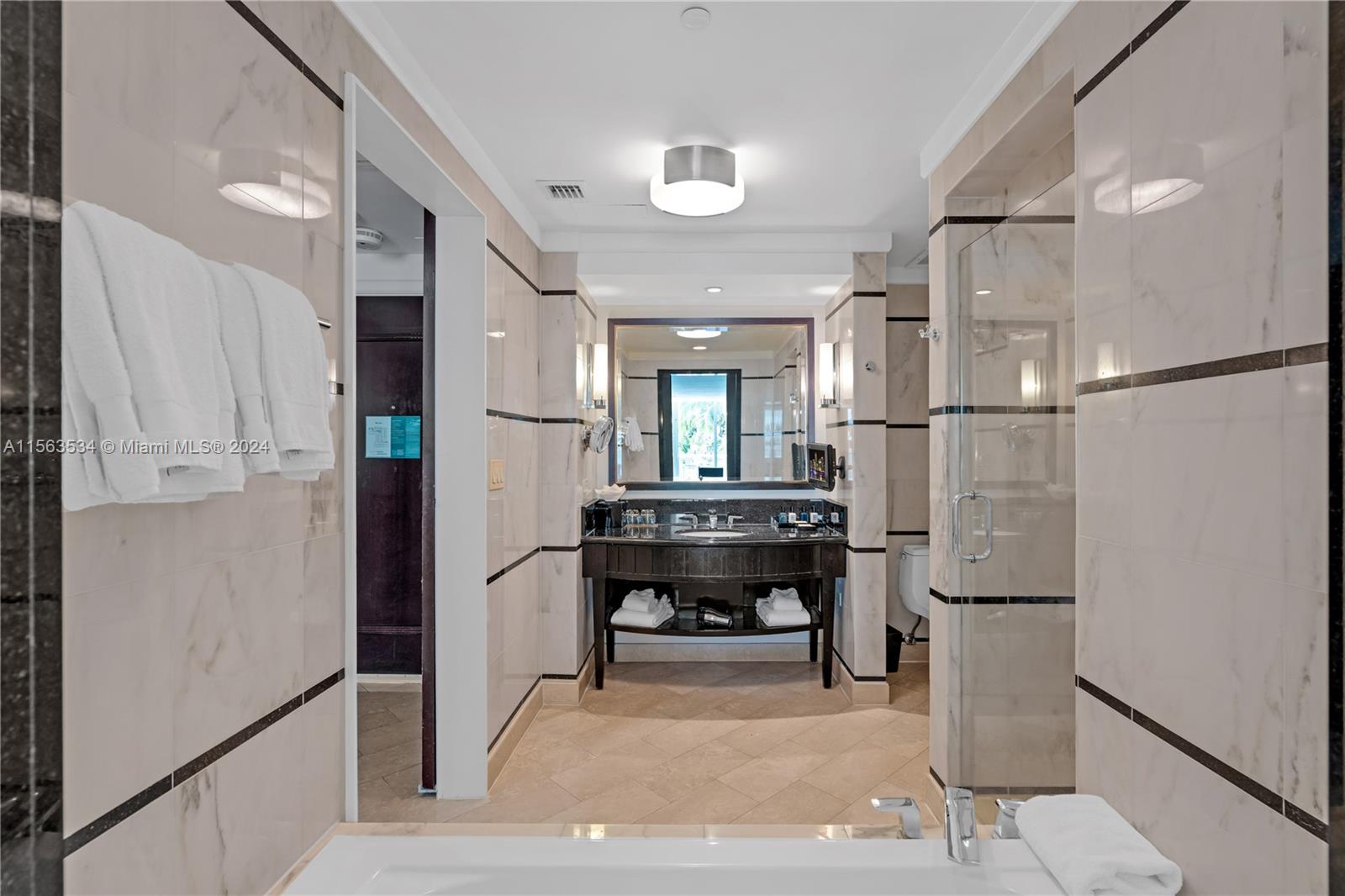 FONTAINEBLEAU III OCEAN C - Residential