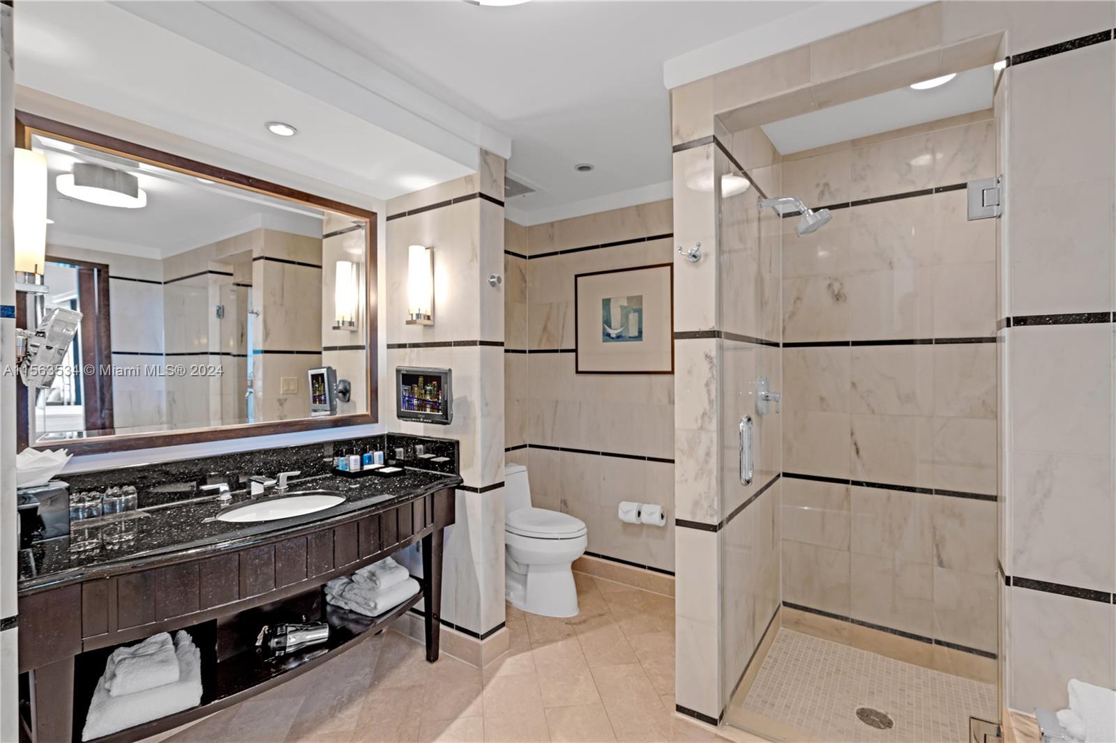 FONTAINEBLEAU III OCEAN C - Residential