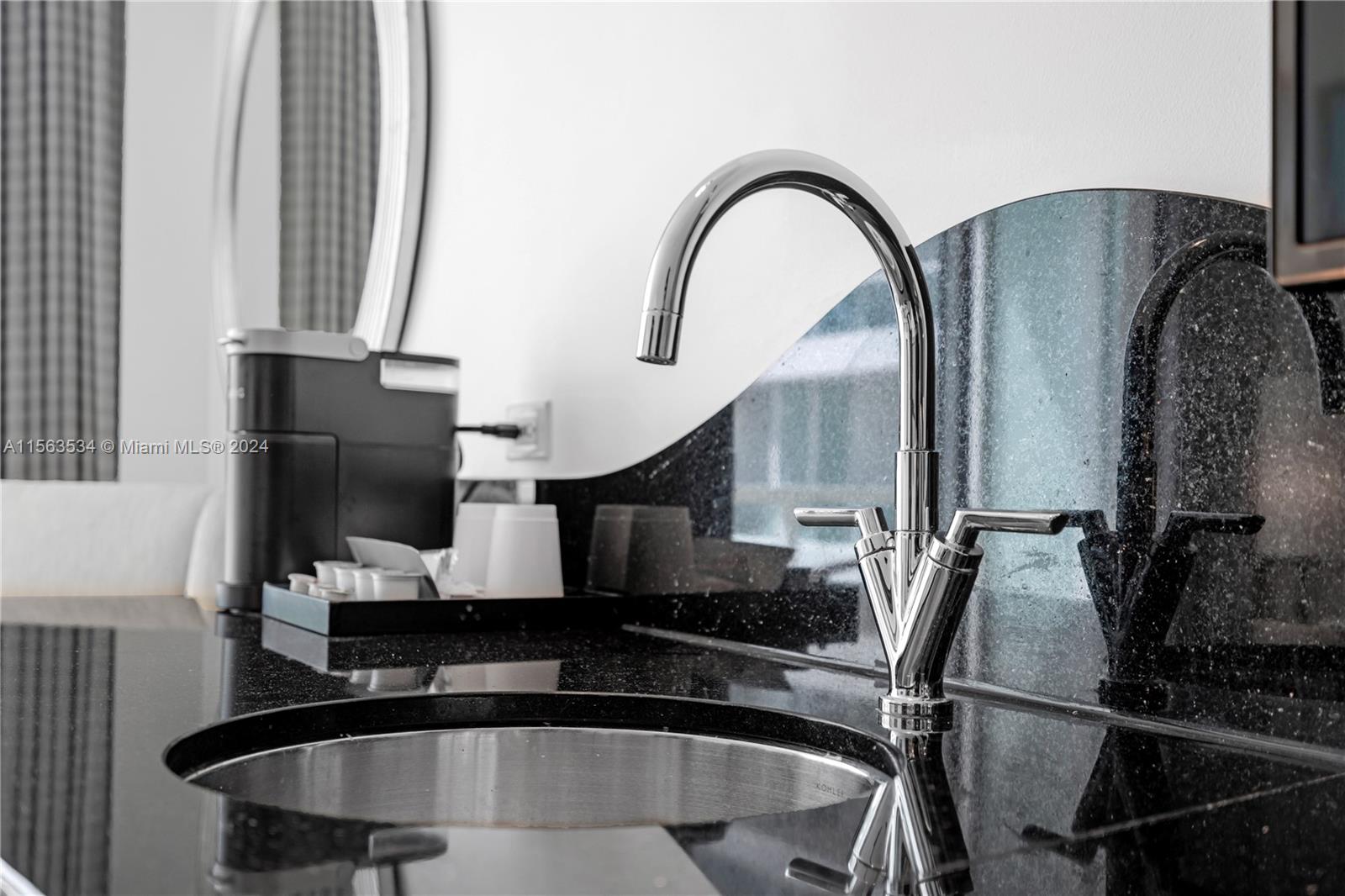 FONTAINEBLEAU III OCEAN C - Residential