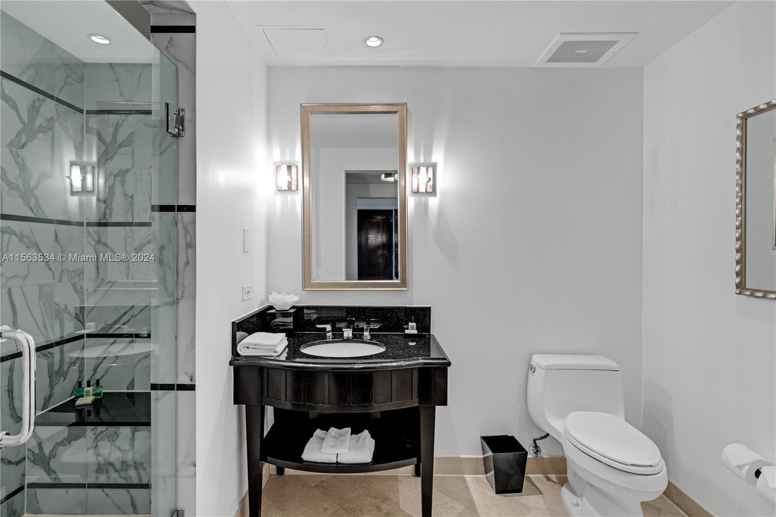 FONTAINEBLEAU III OCEAN C - Residential