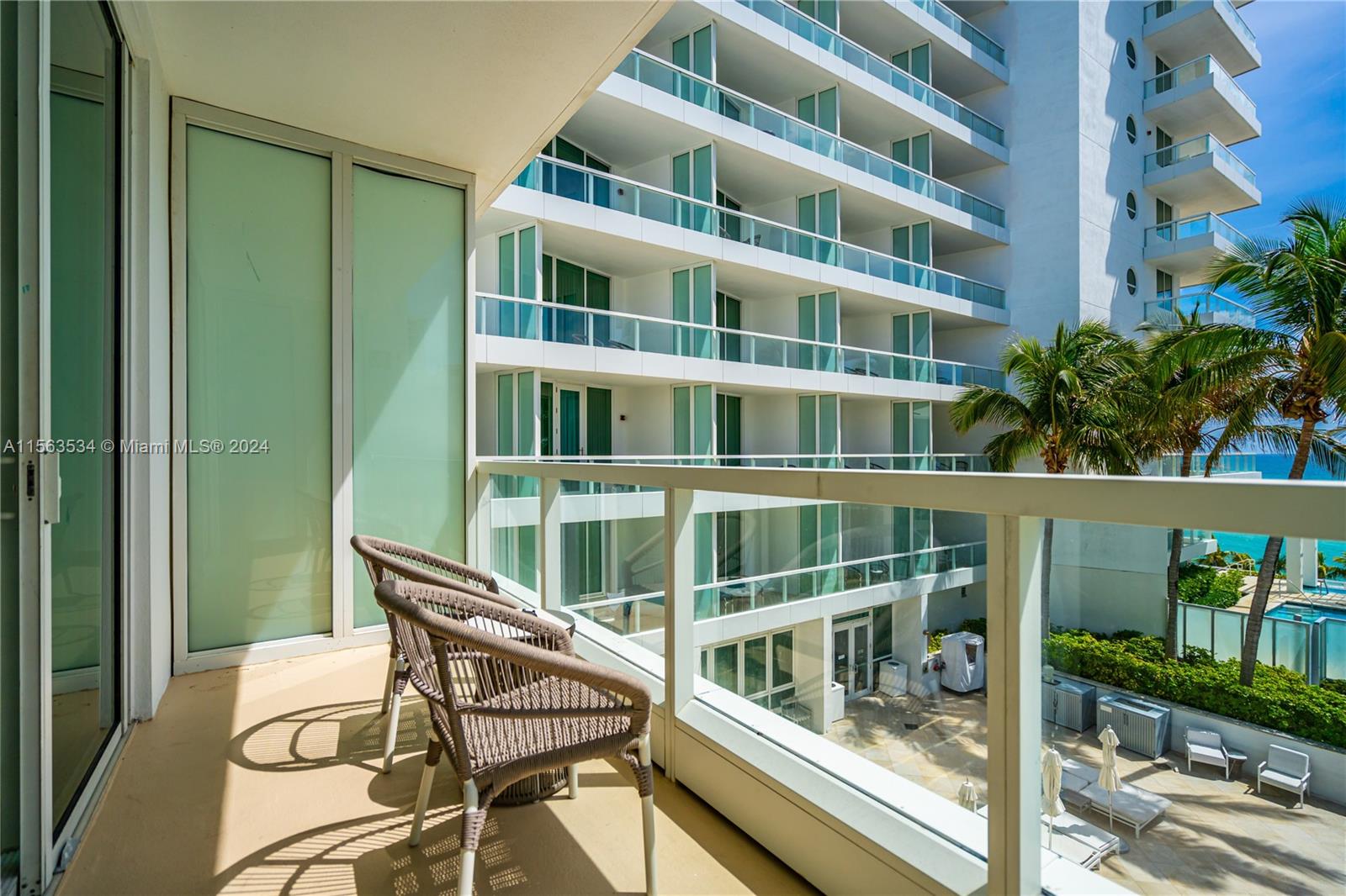 FONTAINEBLEAU III OCEAN C - Residential