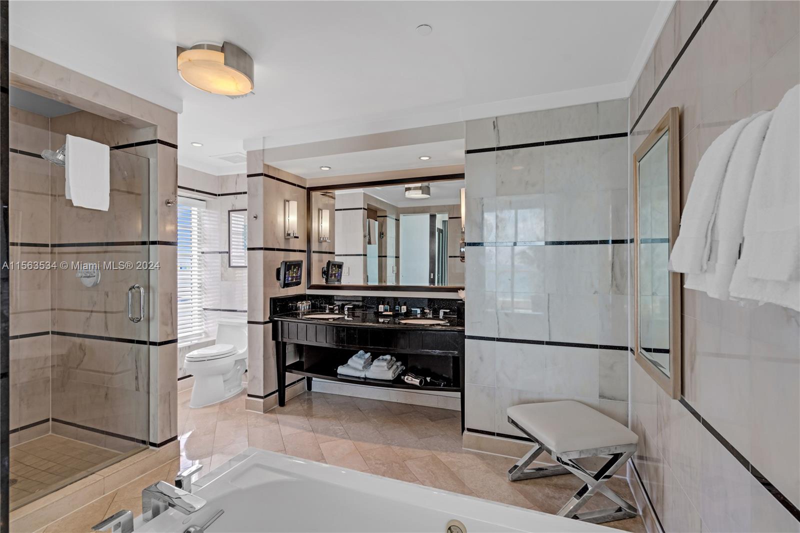 FONTAINEBLEAU III OCEAN C - Residential