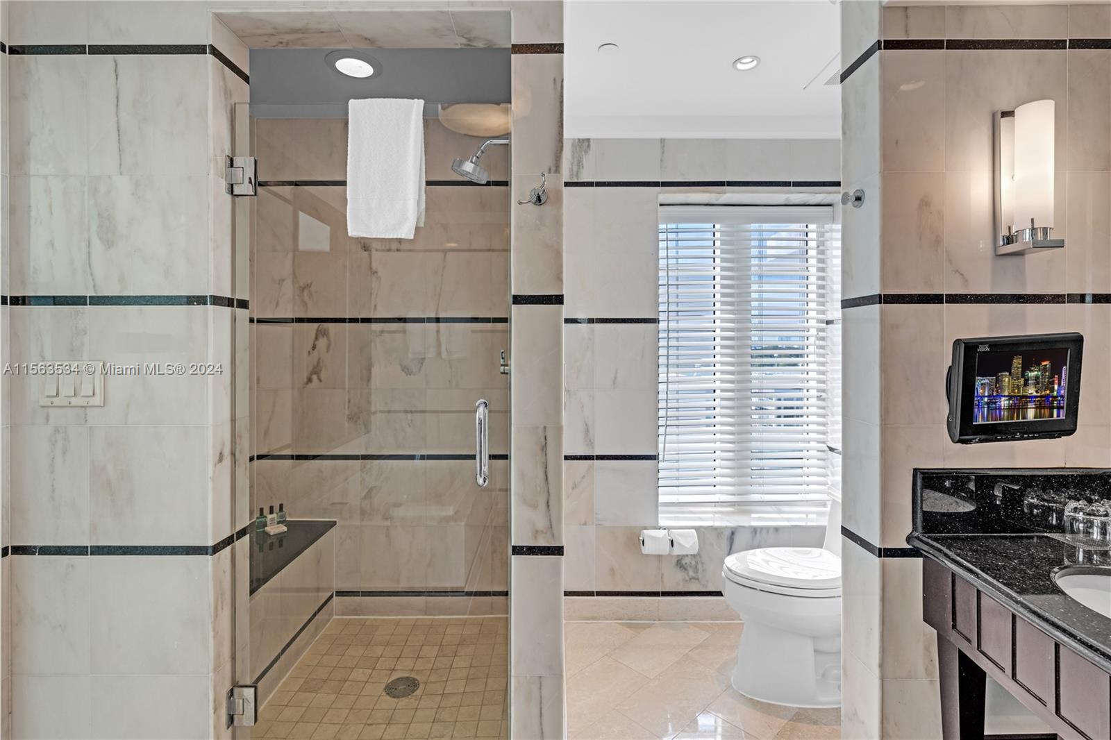 FONTAINEBLEAU III OCEAN C - Residential