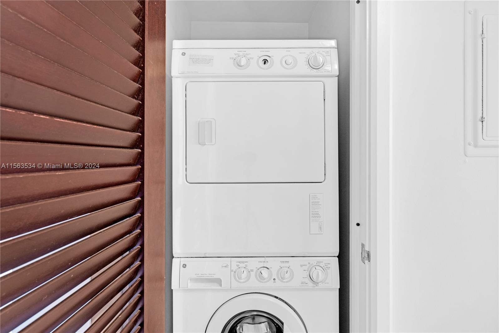 FONTAINEBLEAU III OCEAN C - Residential