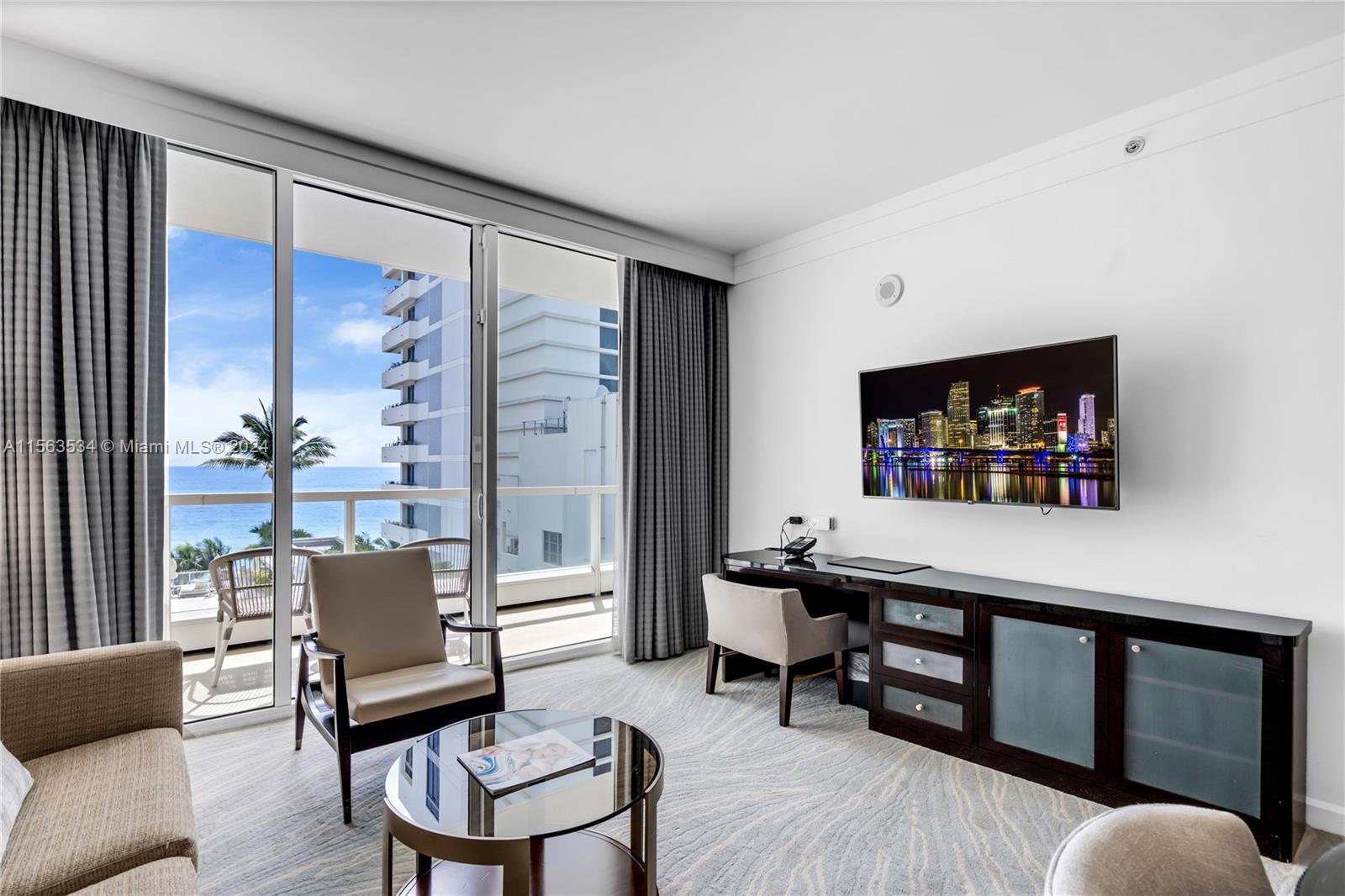 FONTAINEBLEAU III OCEAN C - Residential