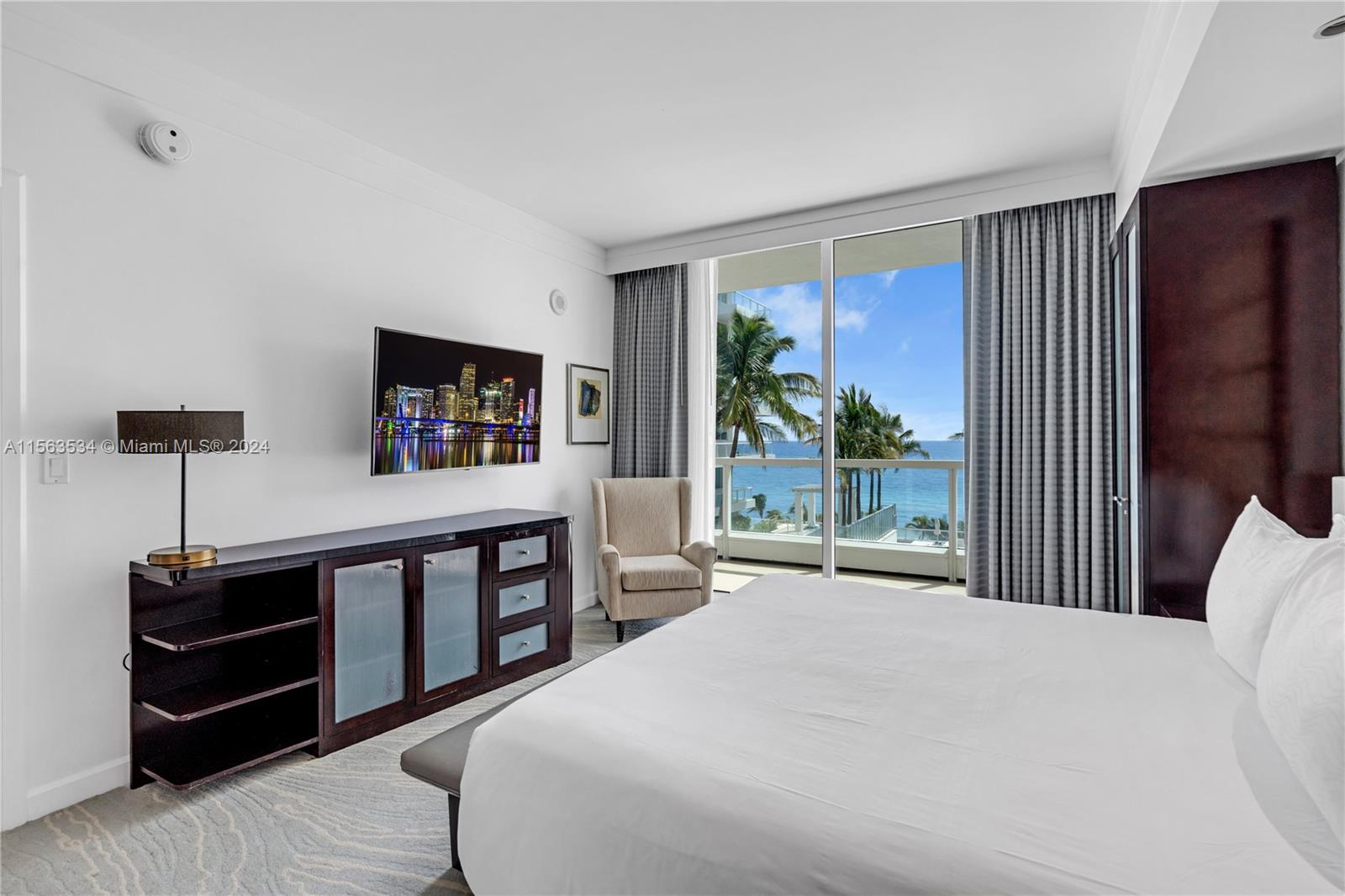 FONTAINEBLEAU III OCEAN C - Residential
