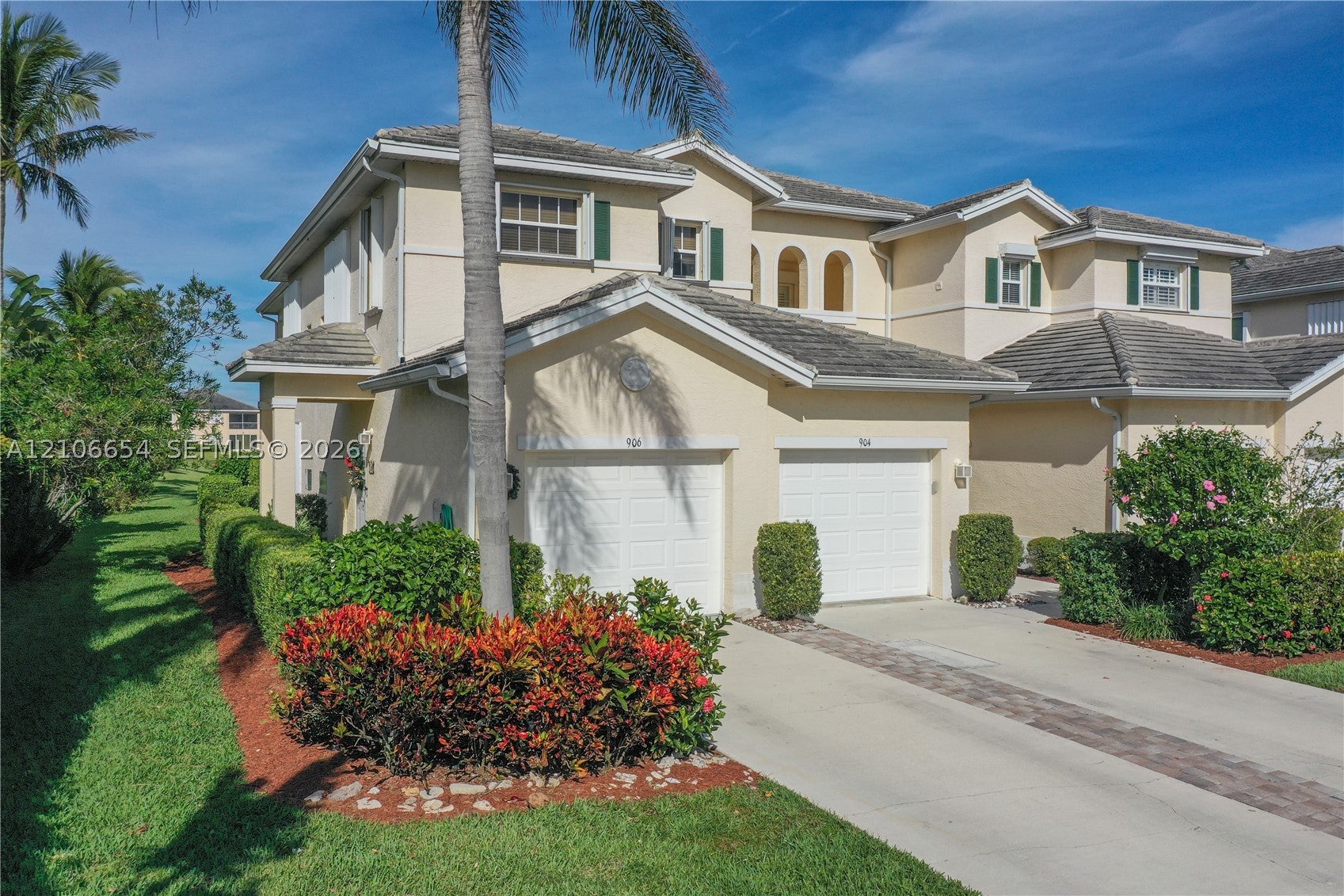 906 Southstar Dr 903