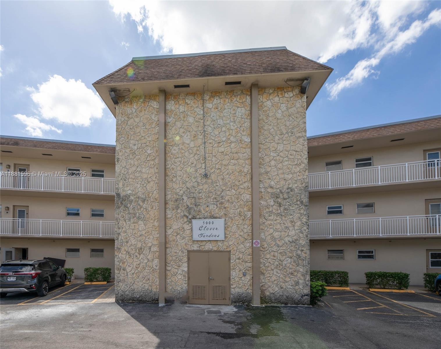 CLOVER GARDENS CONDO - Residential