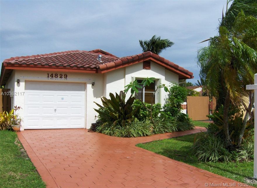 EXCELLENT UPDATED RENTAL IN "THE HAMMOCKS" COMMUNITY WITH ALL IT'S AMENITIES: LAKES, BIKE PATHS, TENNIS, POOLS, CLUBHOUSES, BEACHES, BASKETBALL,  & SCHOOLS! FORMAL LIVING & DINING. FRENCH PATIO DOORS. EAT-IN BREAKFAST NOOK & SNACK.COUNTER. STAINLESS APPLIANCES.  FAMILY RM.  SPLIT BEDROOM PLAN. COVERED & SCREENED PATIO. CATHEDRAL CEILINGS. ACCORDION HURRICANE SHUTTERS. ONE CAR GARAGE & FENCED BACKYARD.