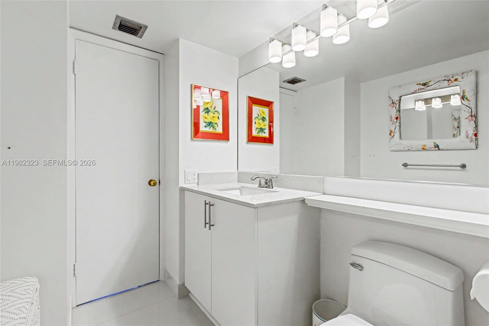 TOWERS OF QUAYSIDE CONDO - Residential