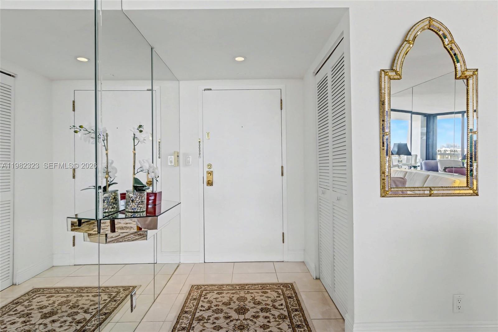 TOWERS OF QUAYSIDE CONDO - Residential