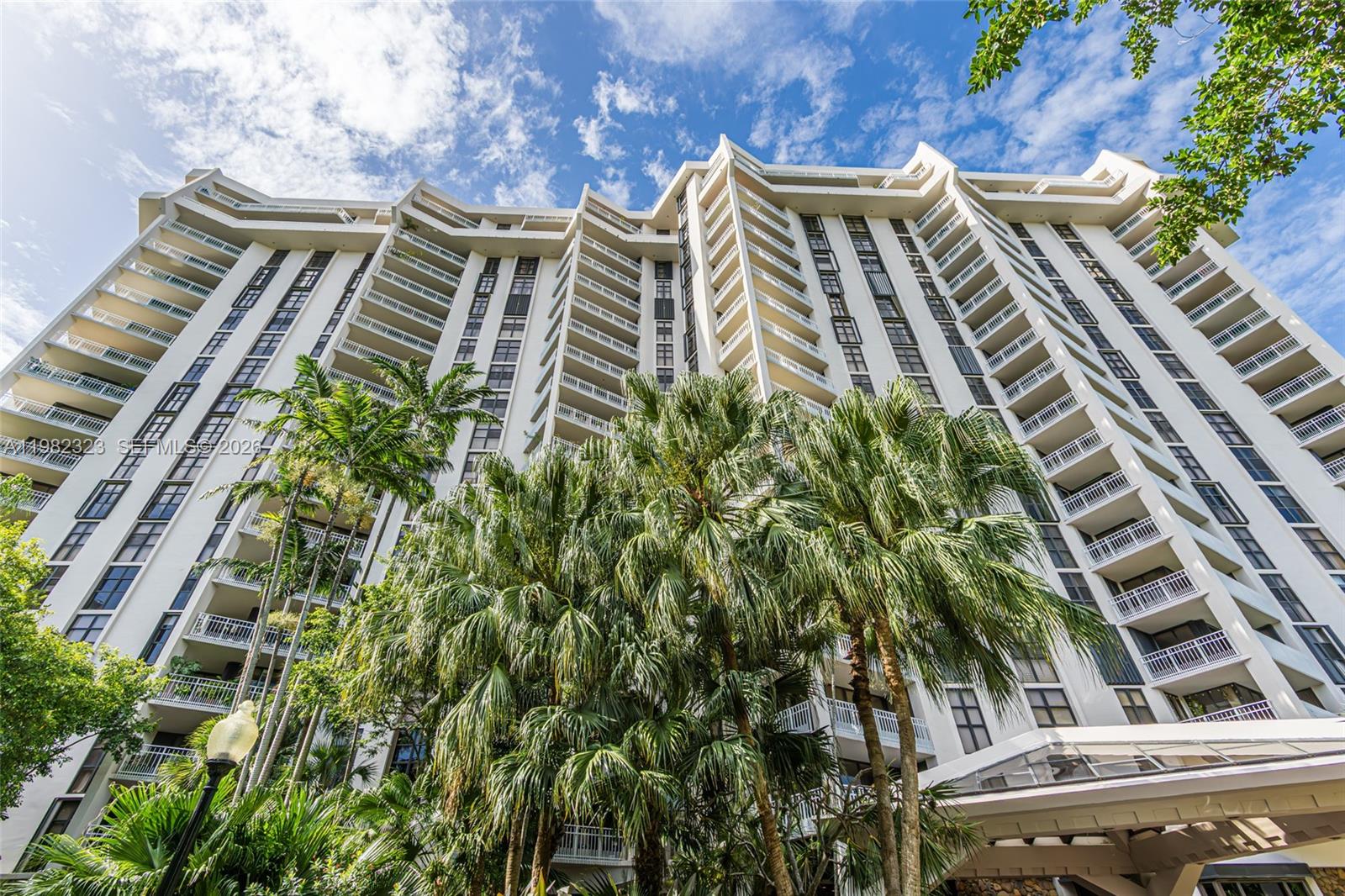 TOWERS OF QUAYSIDE CONDO - Residential