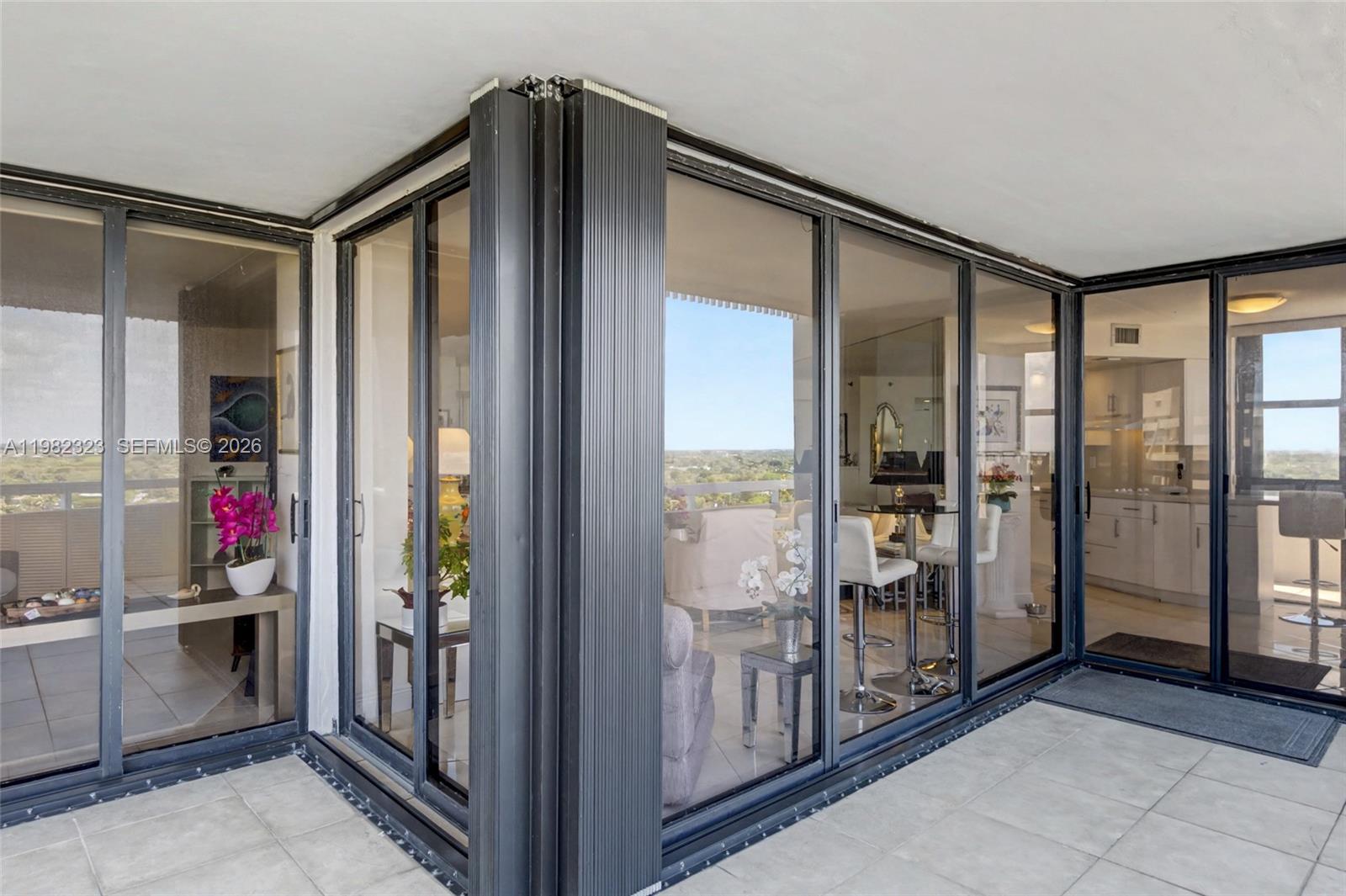 TOWERS OF QUAYSIDE CONDO - Residential