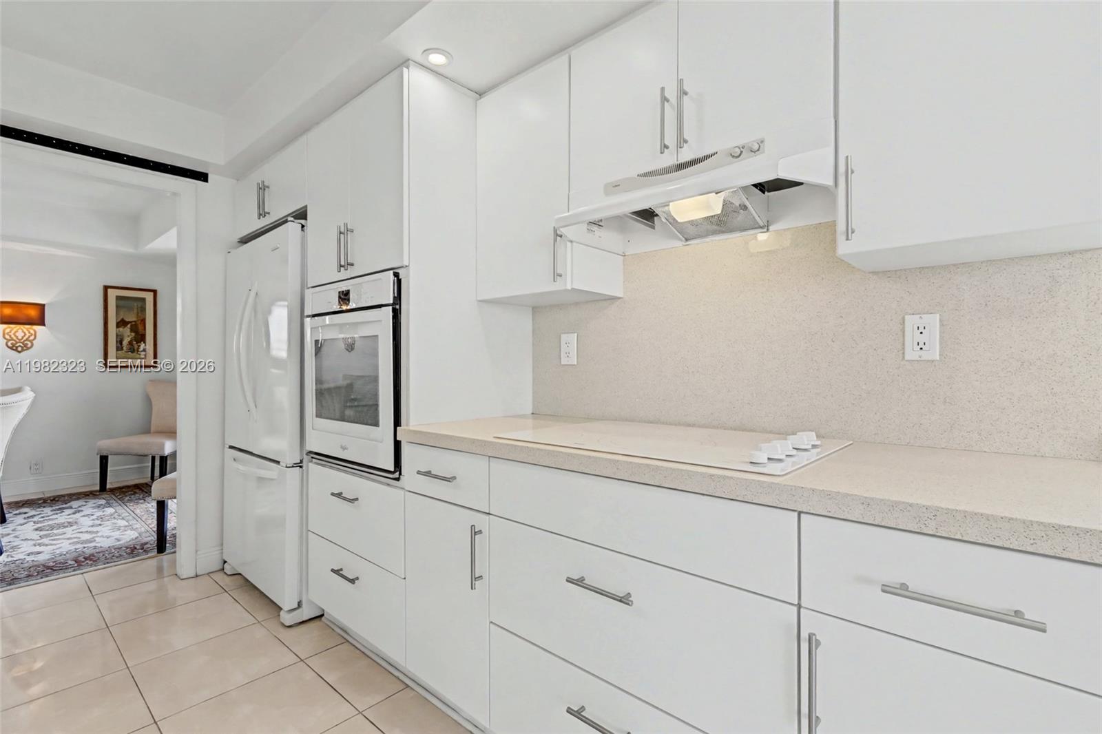 TOWERS OF QUAYSIDE CONDO - Residential