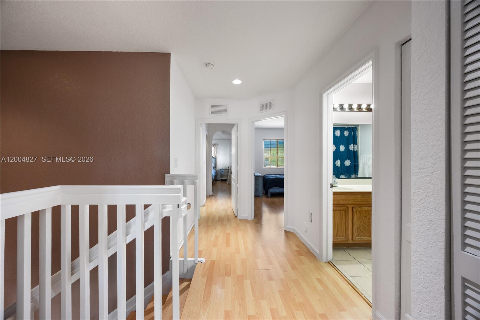 MANDARIN LAKES - Residential