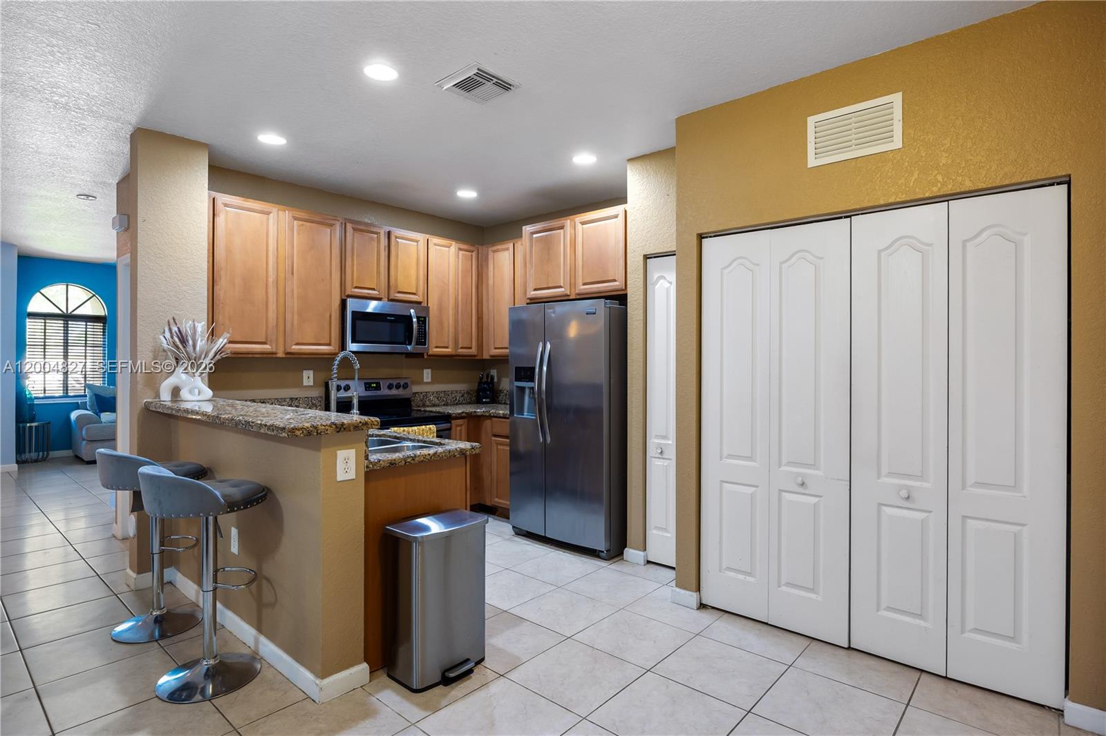 MANDARIN LAKES - Residential