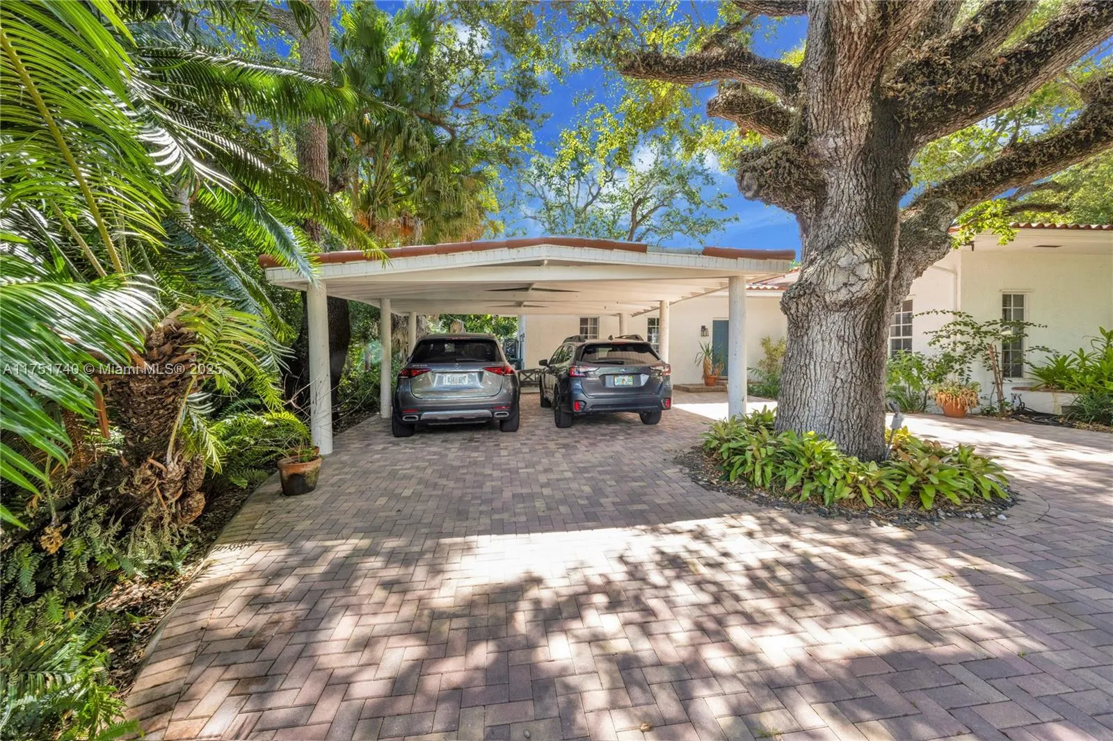 Palmetto Bay, Florida 33158, United States, 4 Bedrooms Bedrooms, ,5 BathroomsBathrooms,Residential,Active,76671