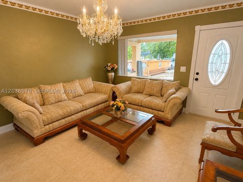 Tiny photo for 3327 Taft St, Hollywood, FL 33021 (MLS # A12036578)